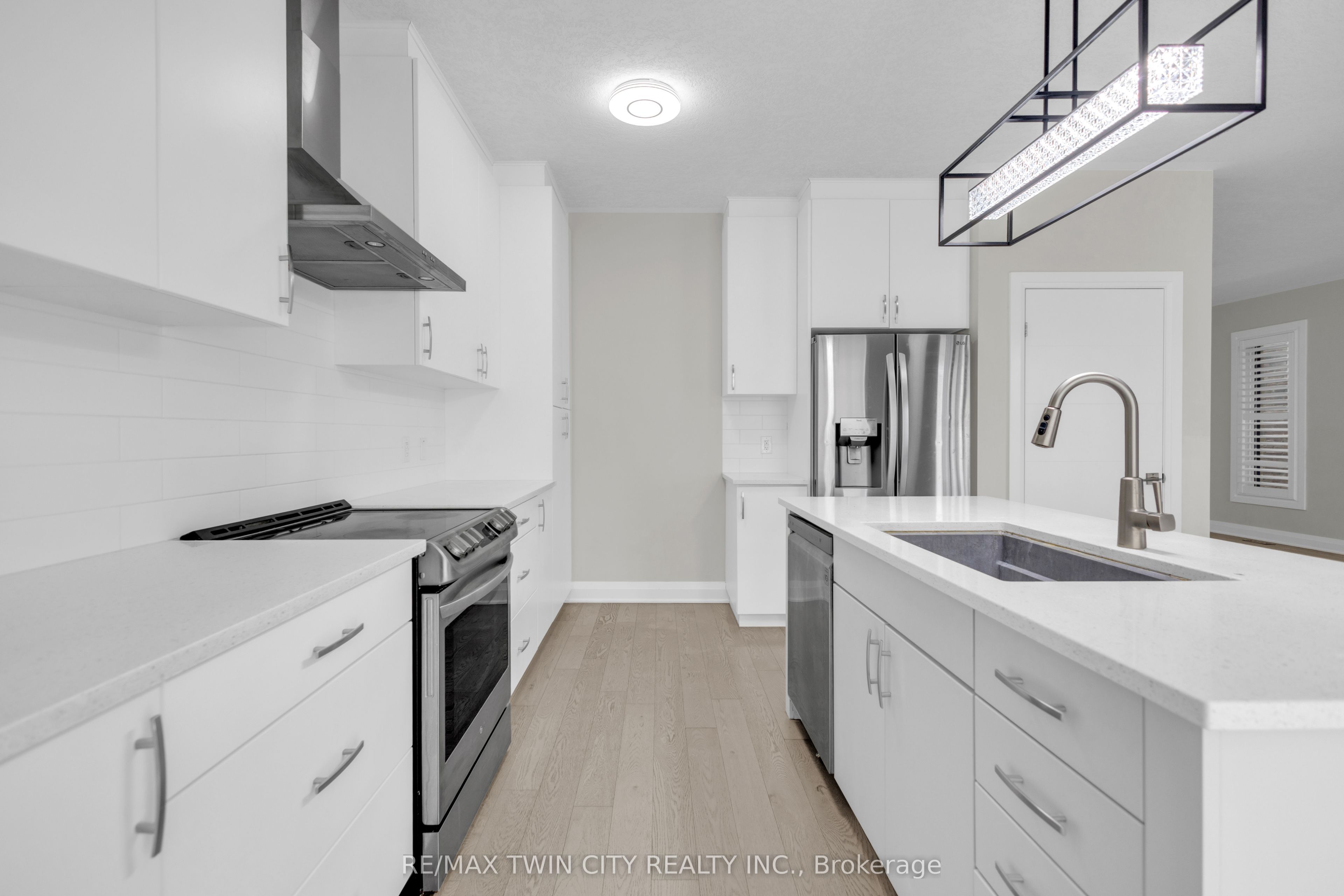 273 Woodbine Avenue Property Photo 10