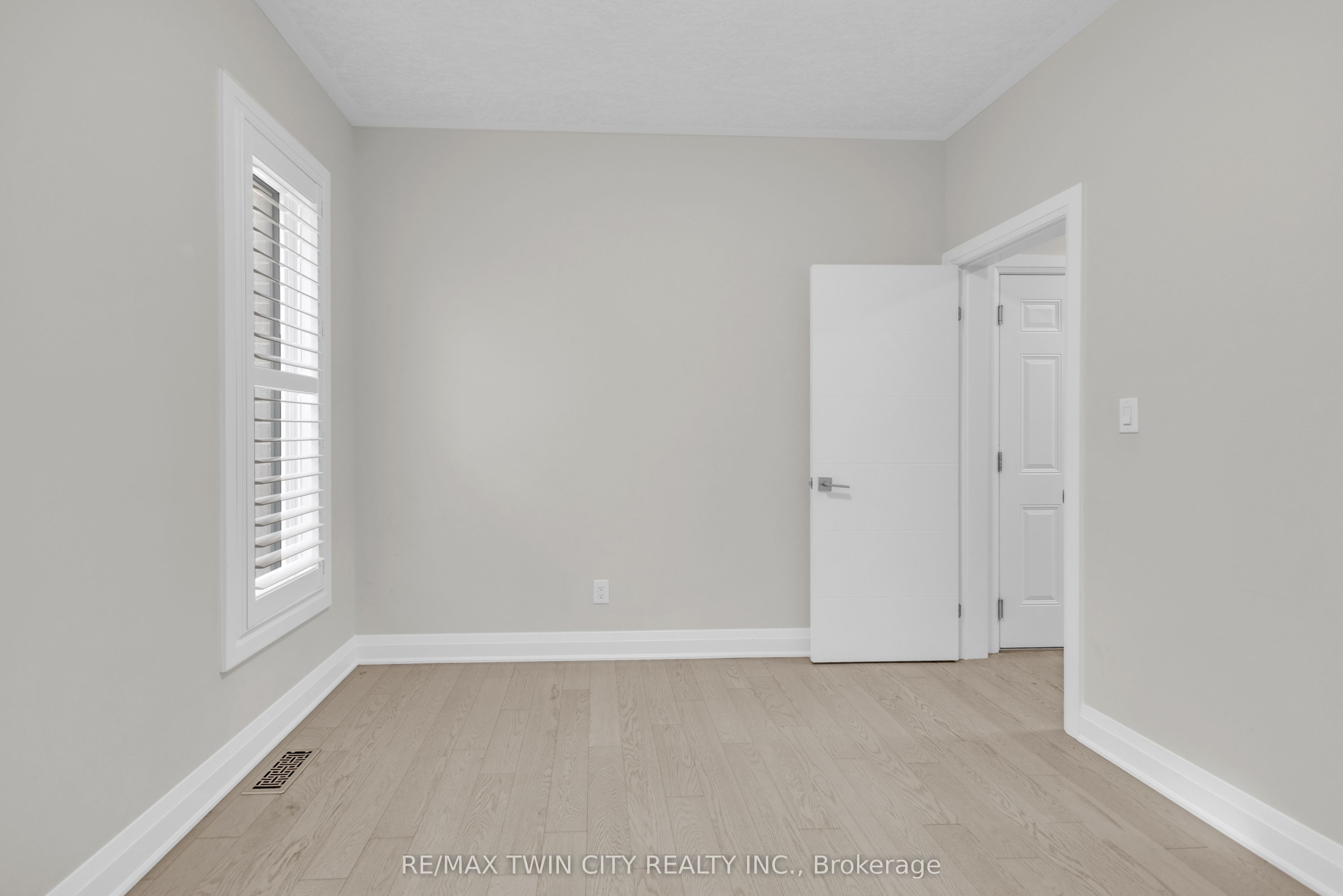 273 Woodbine Avenue Property Photo 14