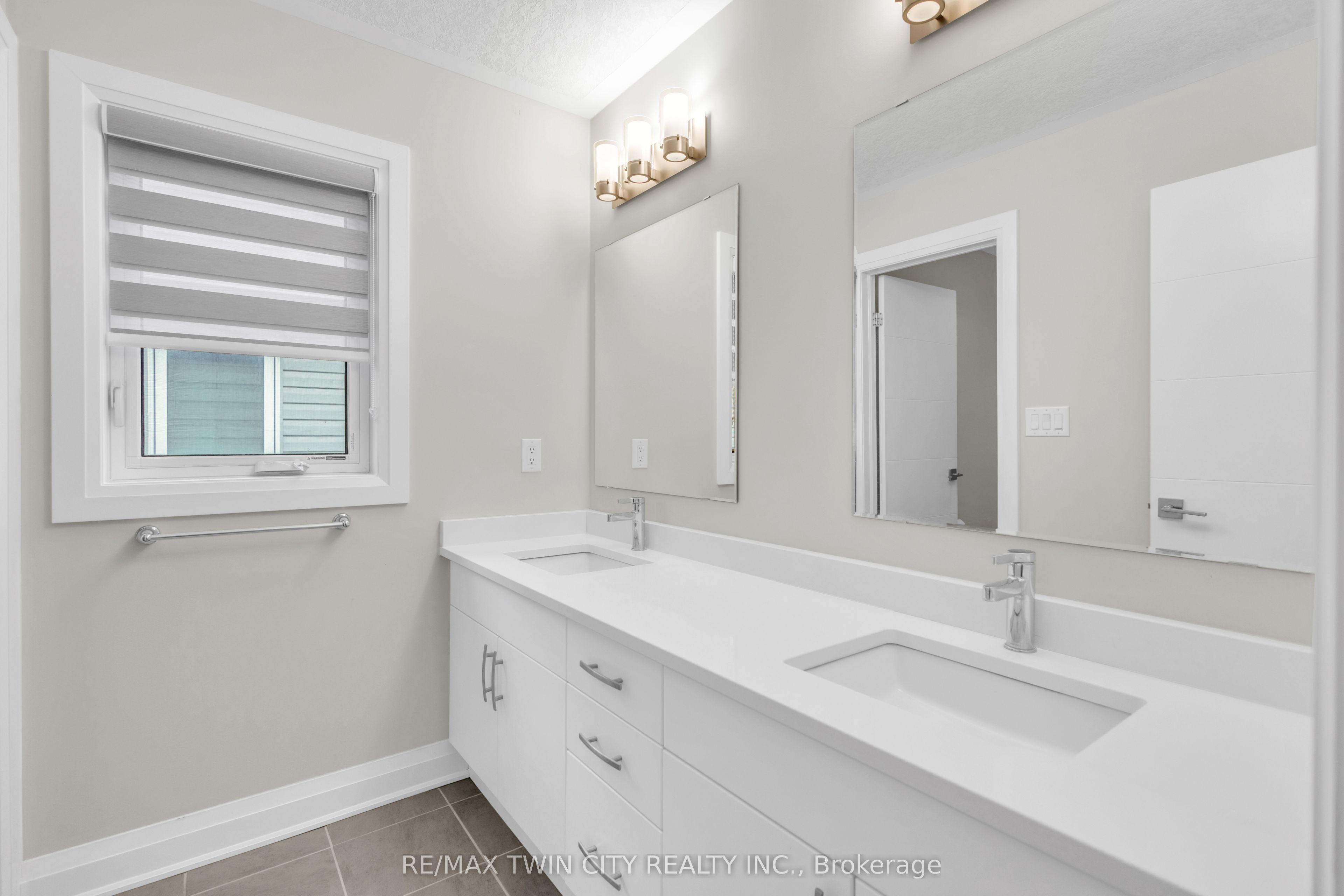 273 Woodbine Avenue Property Photo 24