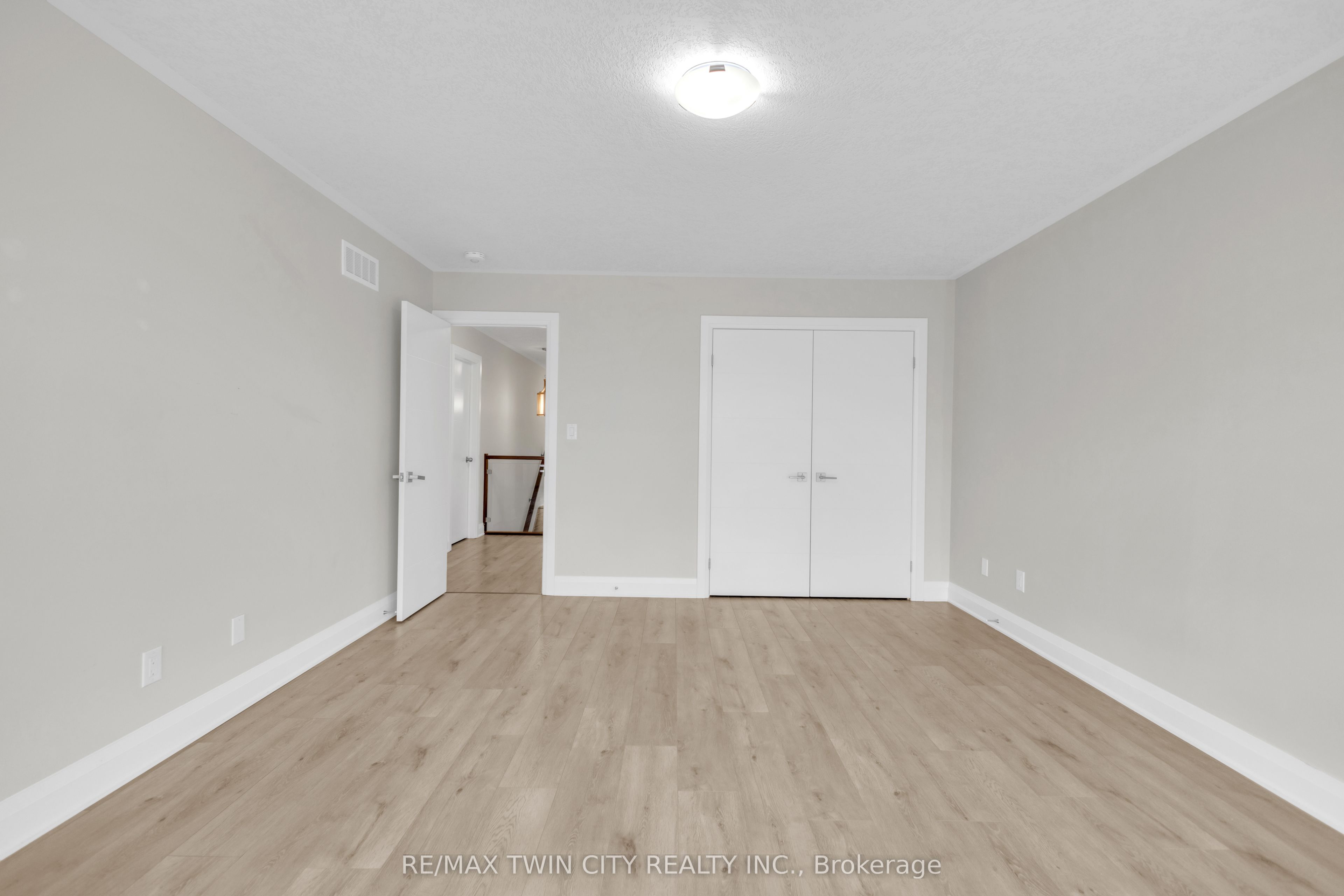 273 Woodbine Avenue Property Photo 27