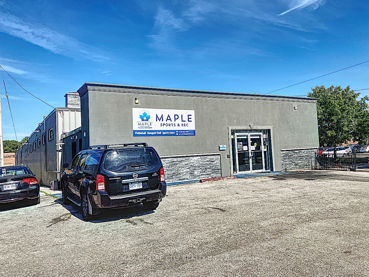 284 Adelaide St S Property Photo 2