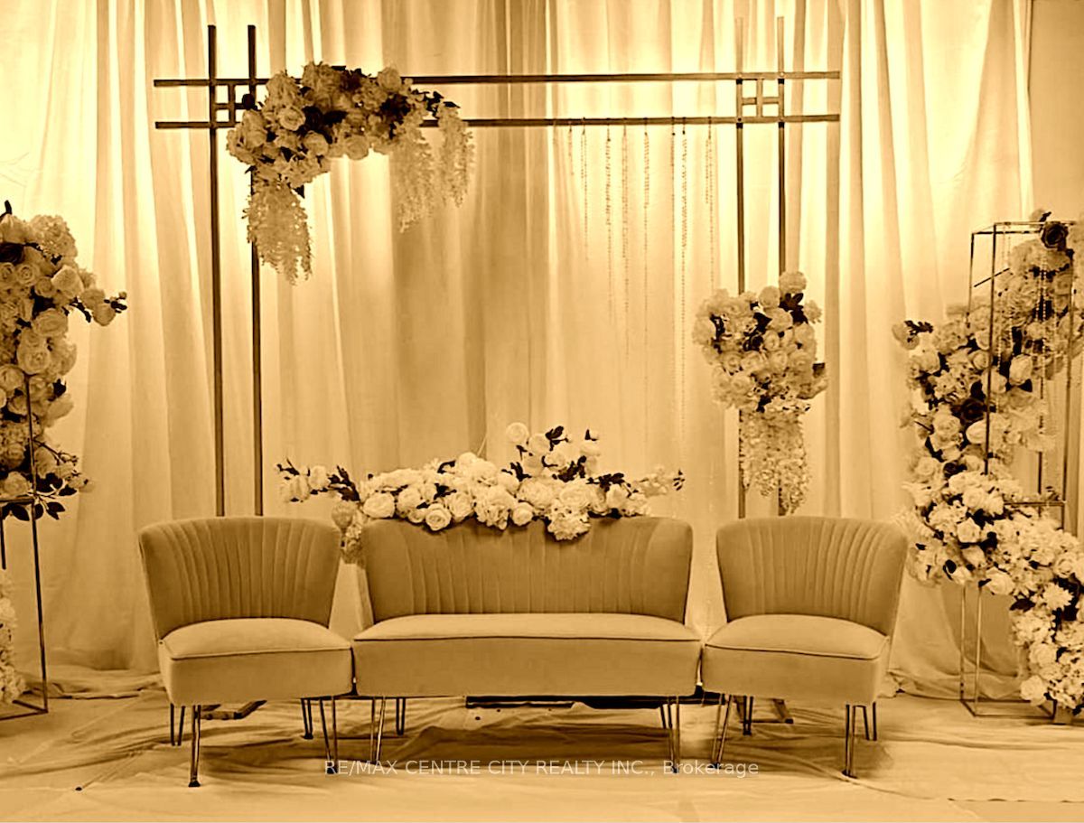 284 Adelaide St S Property Photo 6