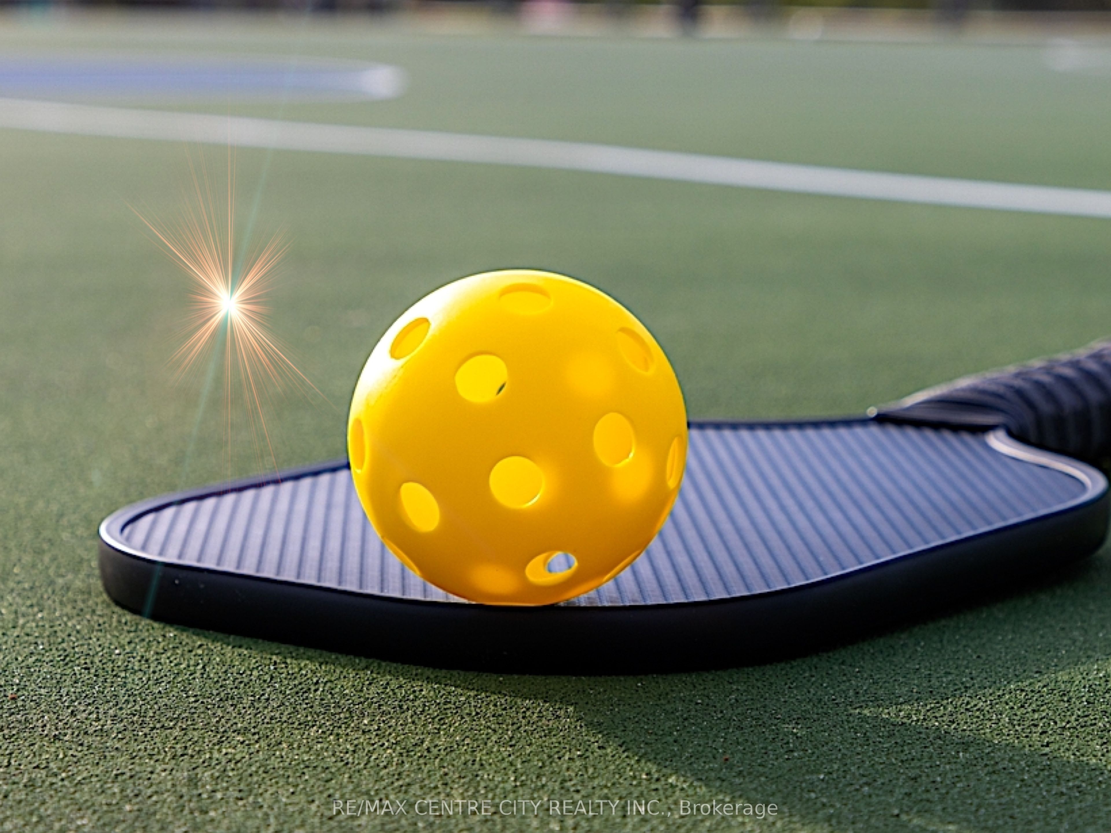 284 Adelaide St S Property Photo 15