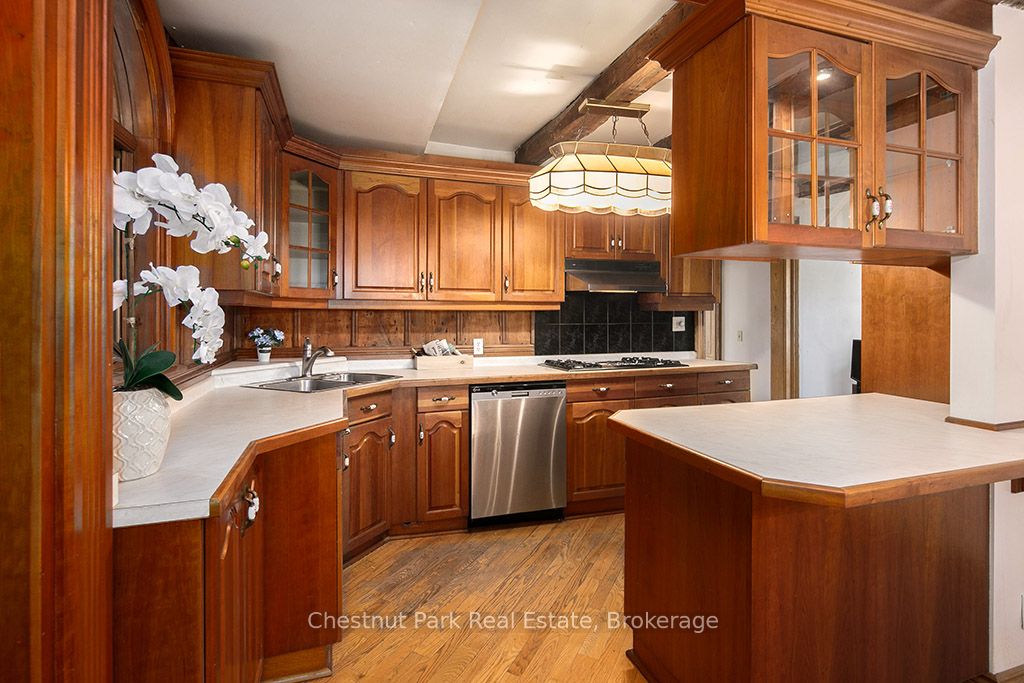 675 14th Street W Property Photo 20