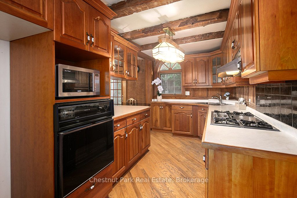 675 14th Street W Property Photo 21