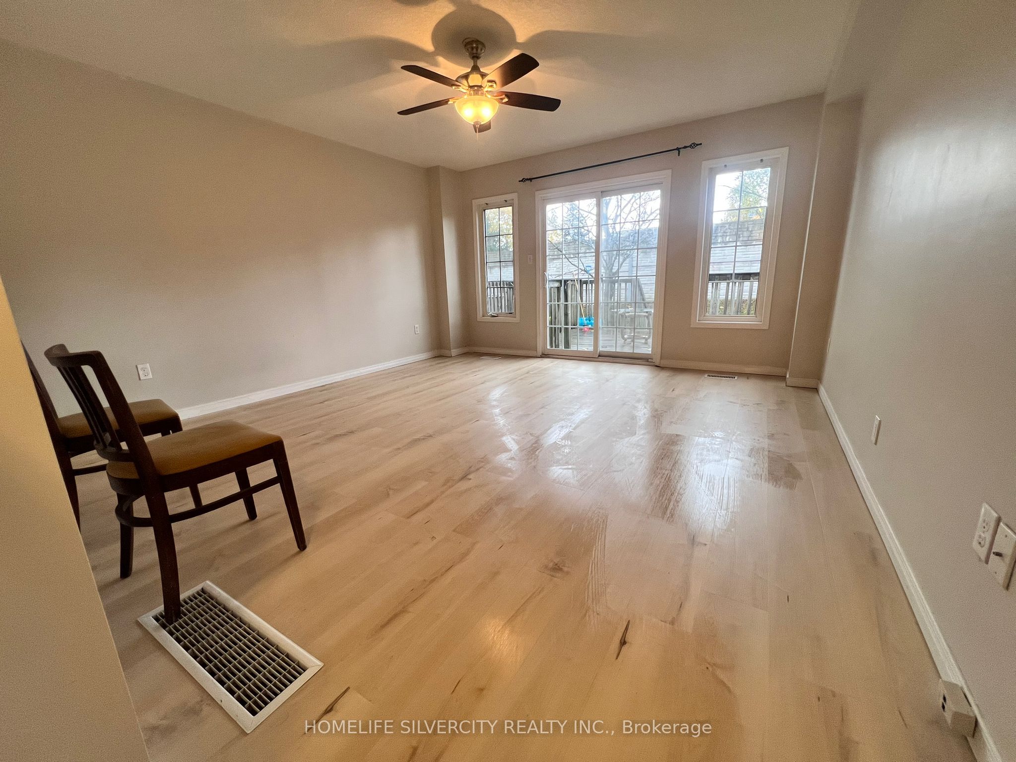 155 Highland Crescent B10 Property Photo 4