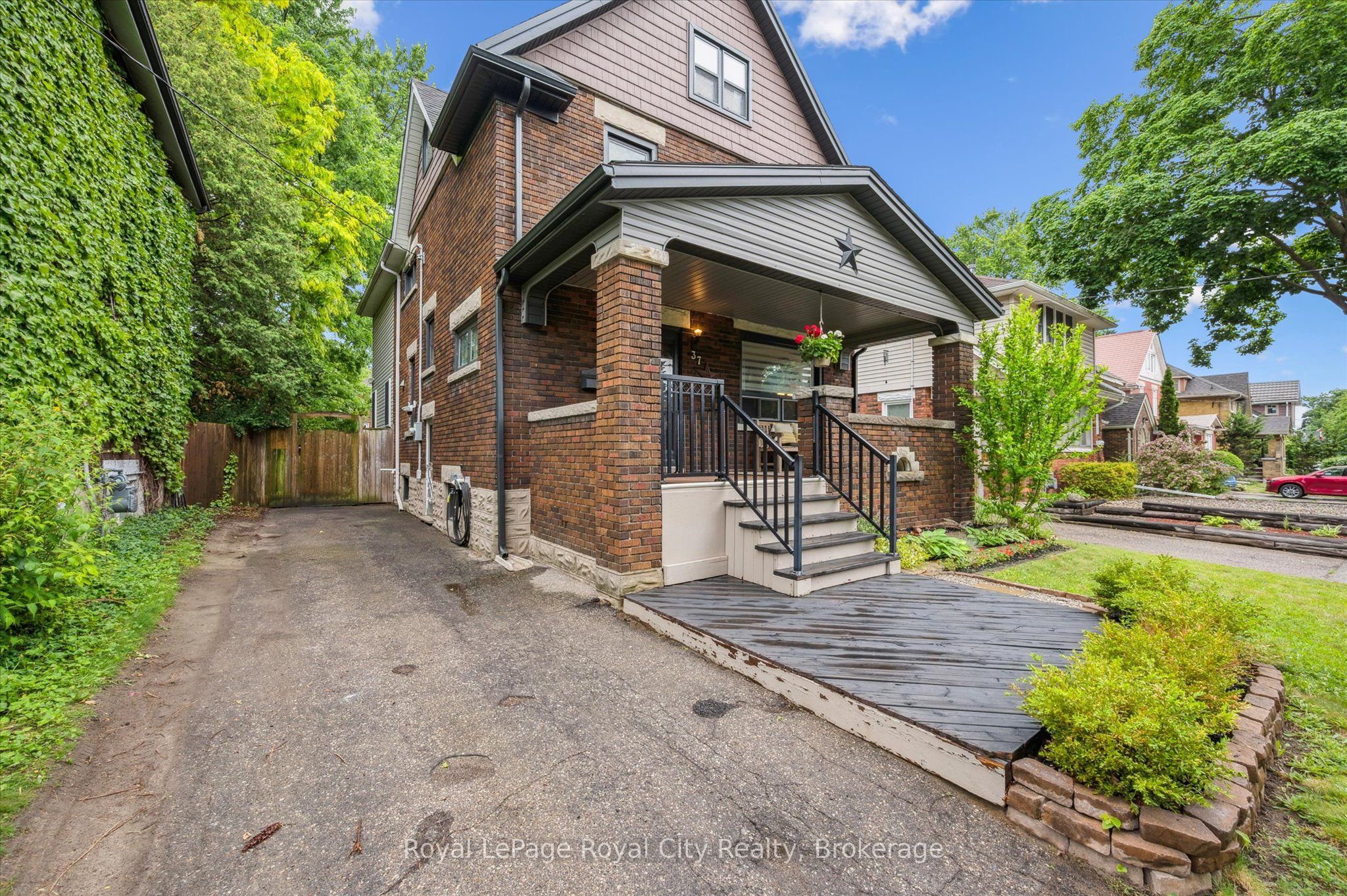 37 Brock Street Property Photo 4