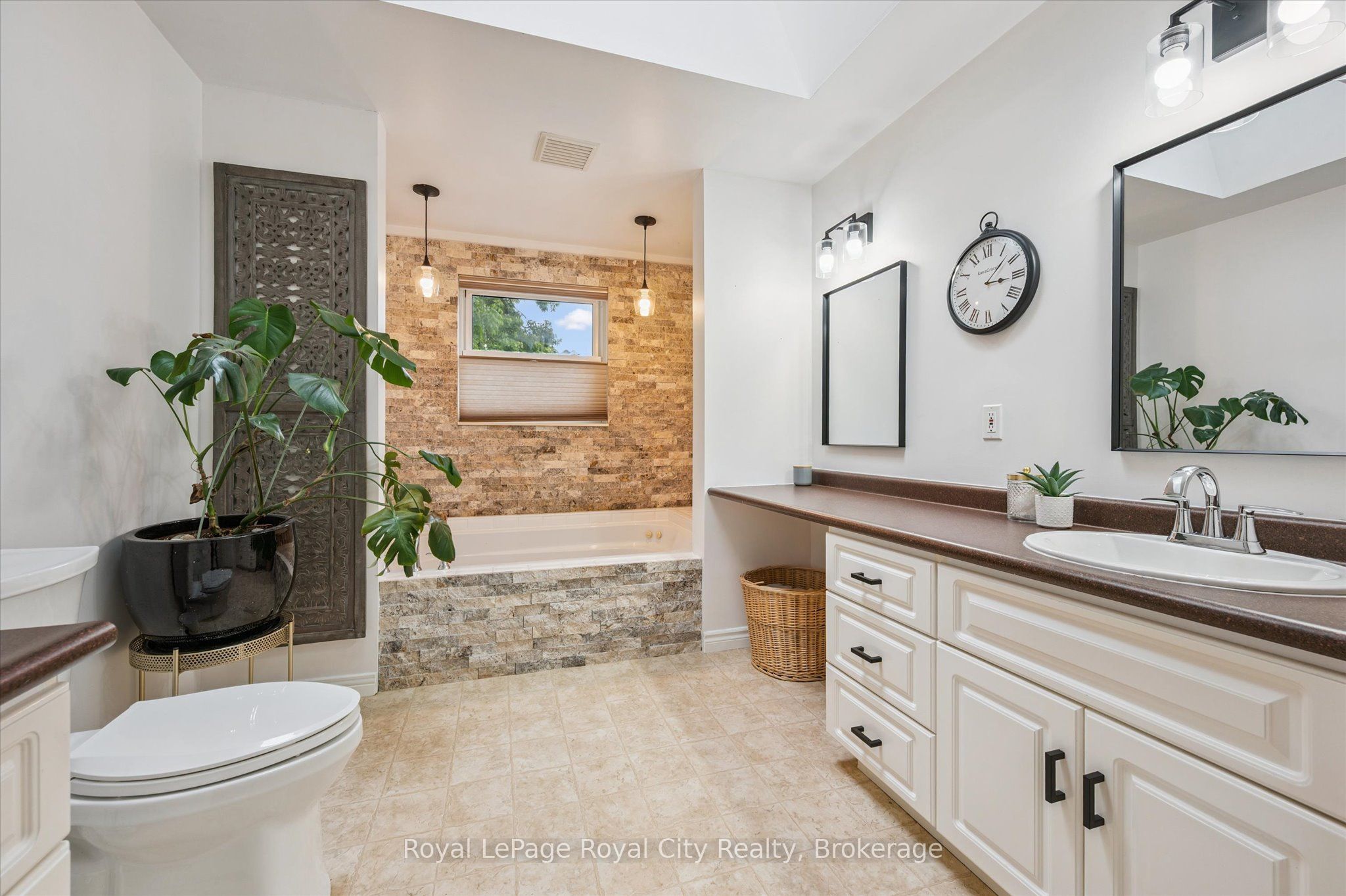 37 Brock Street Property Photo 25