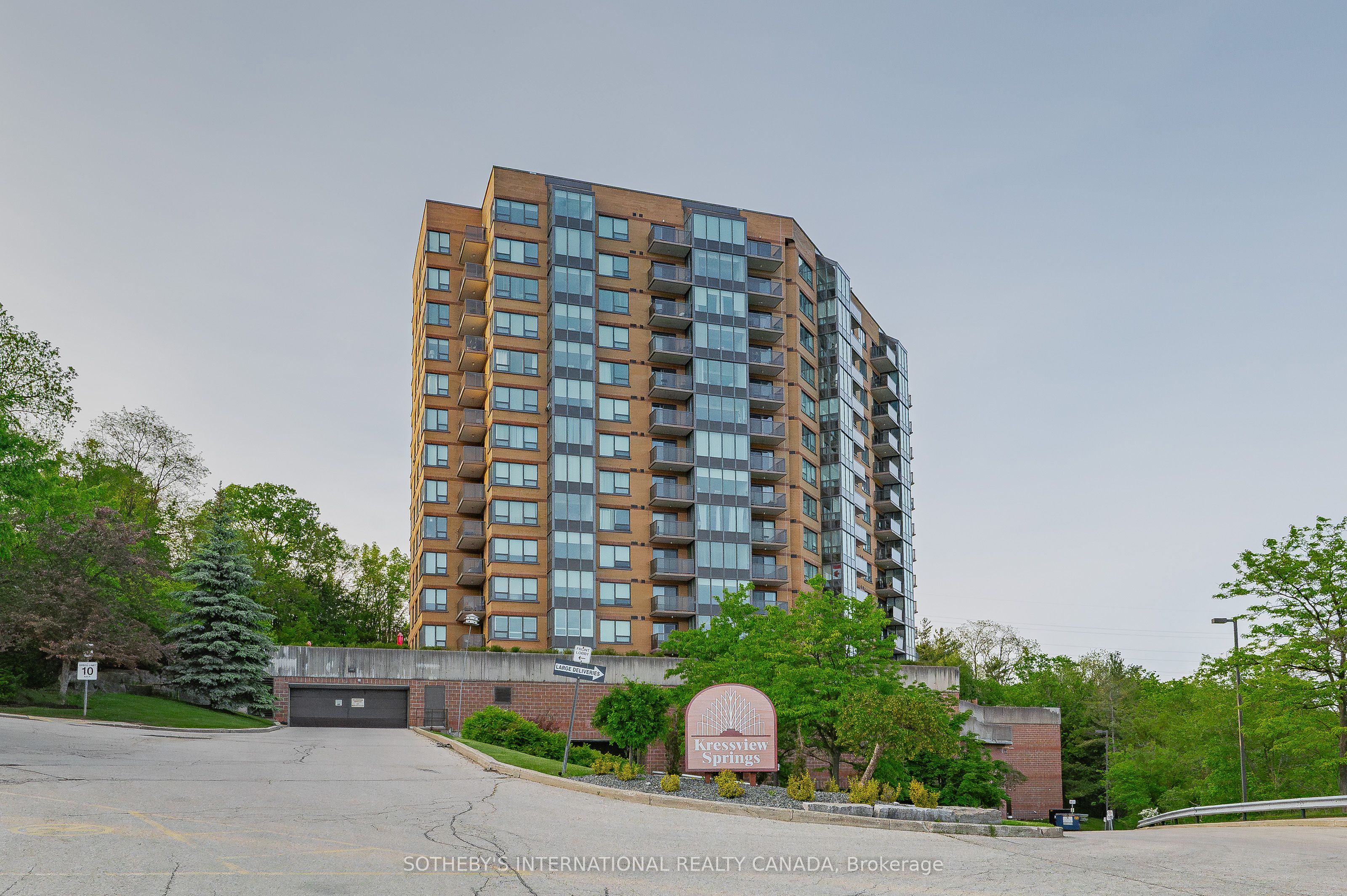 237 King Street W 1003 Property Photo 1