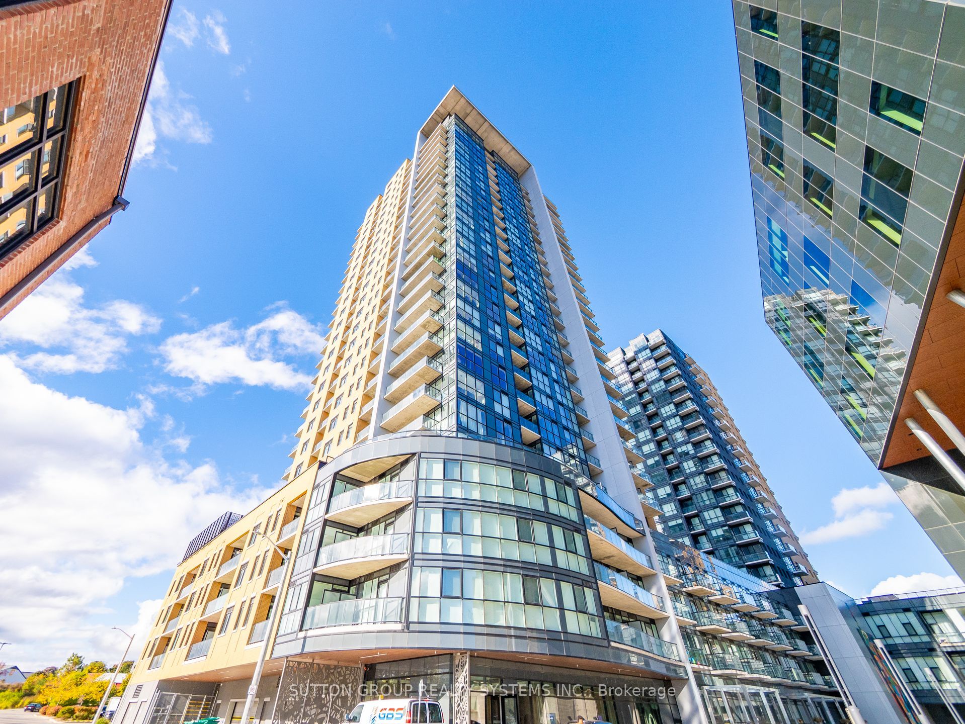 108 Garment Street 404 Property Photo