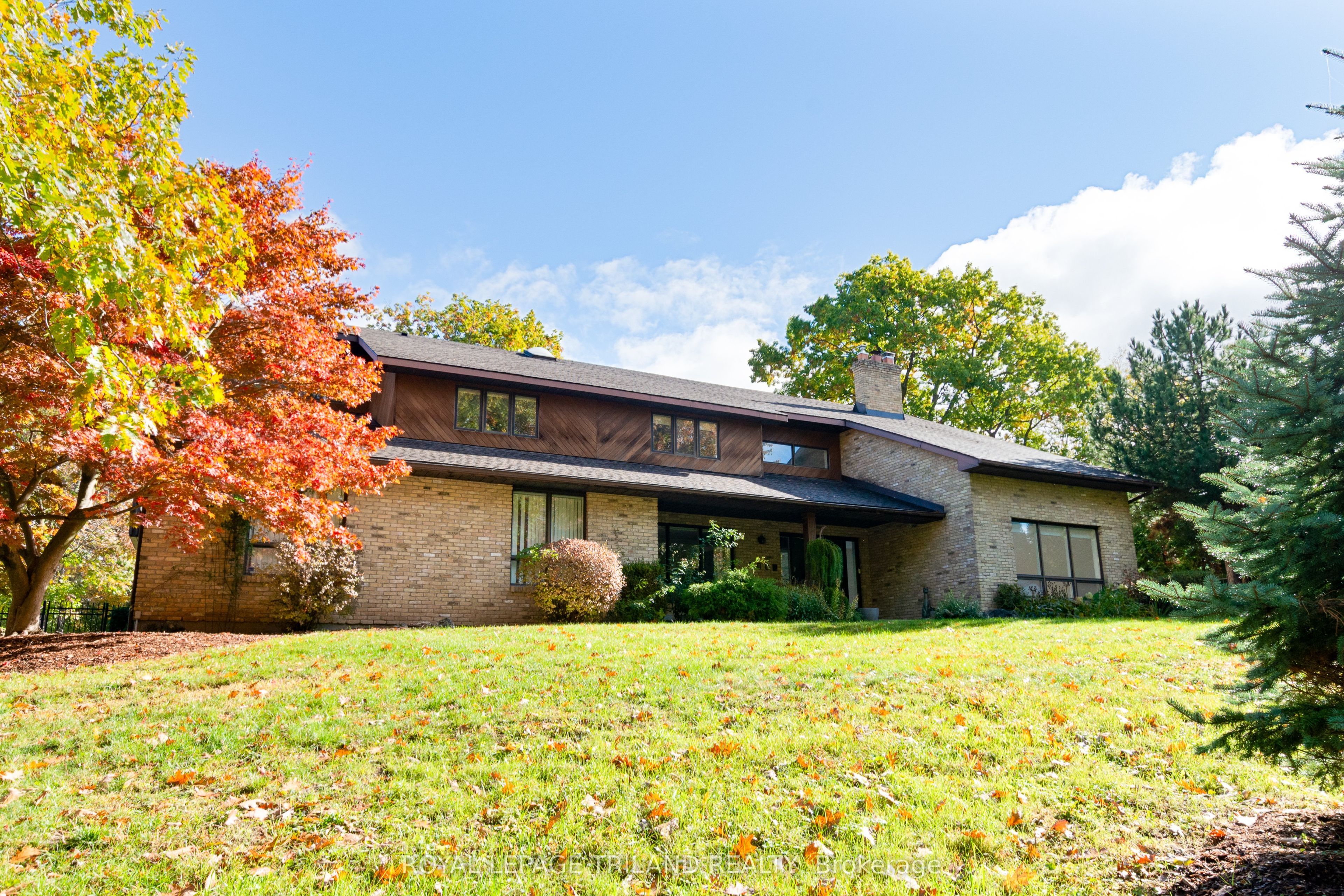 700 Westmount Hills Drive Property Photo 1