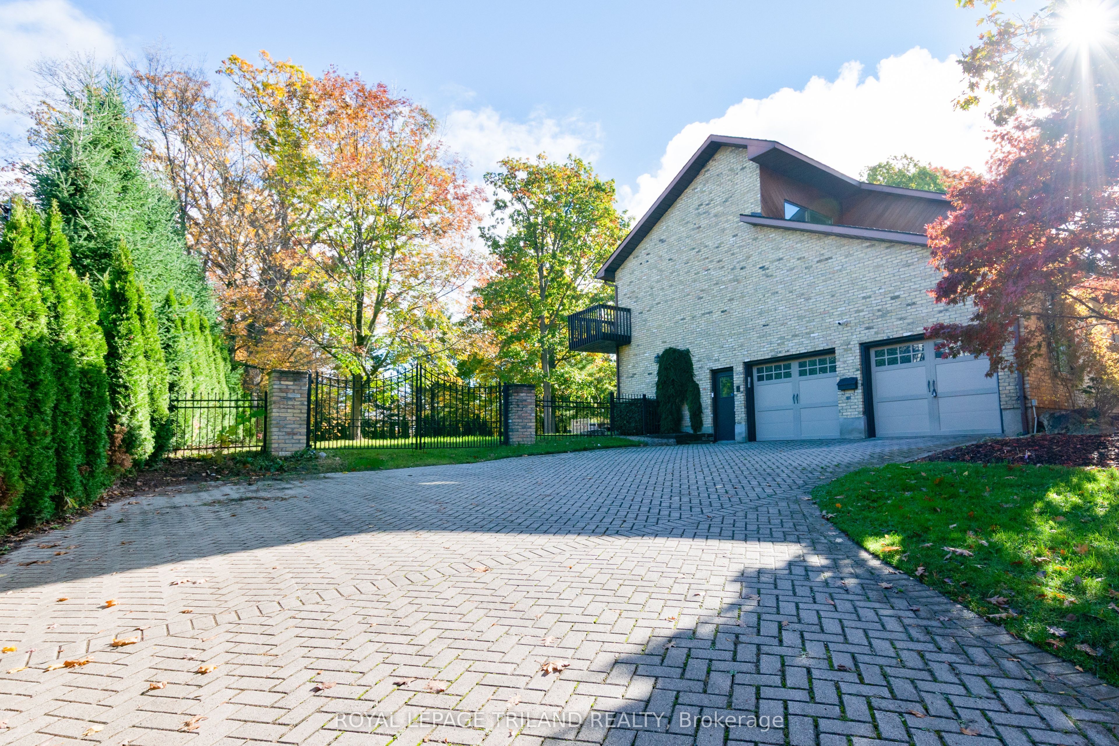 700 Westmount Hills Drive Property Photo 3