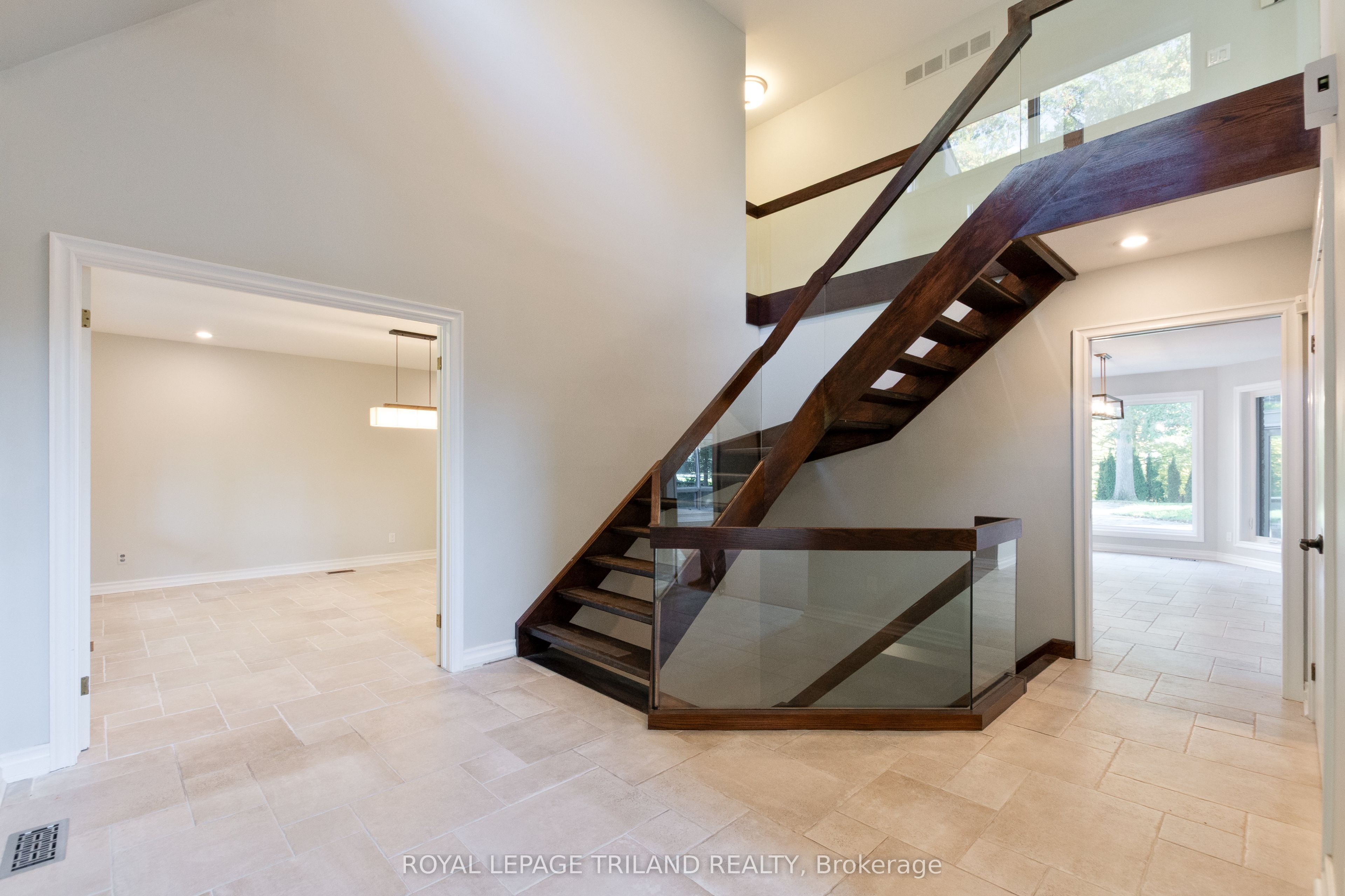 700 Westmount Hills Drive Property Photo 5