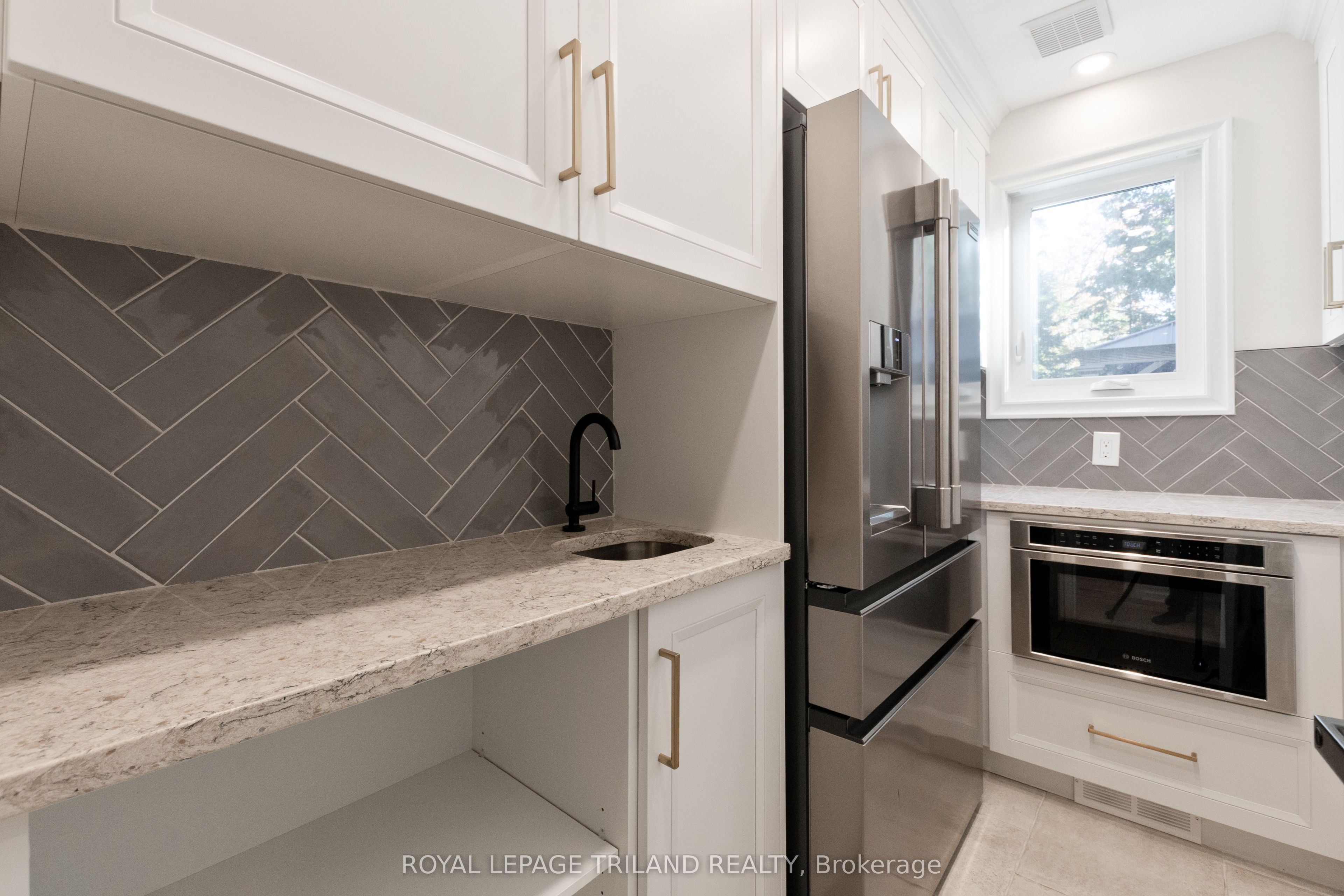 700 Westmount Hills Drive Property Photo 10