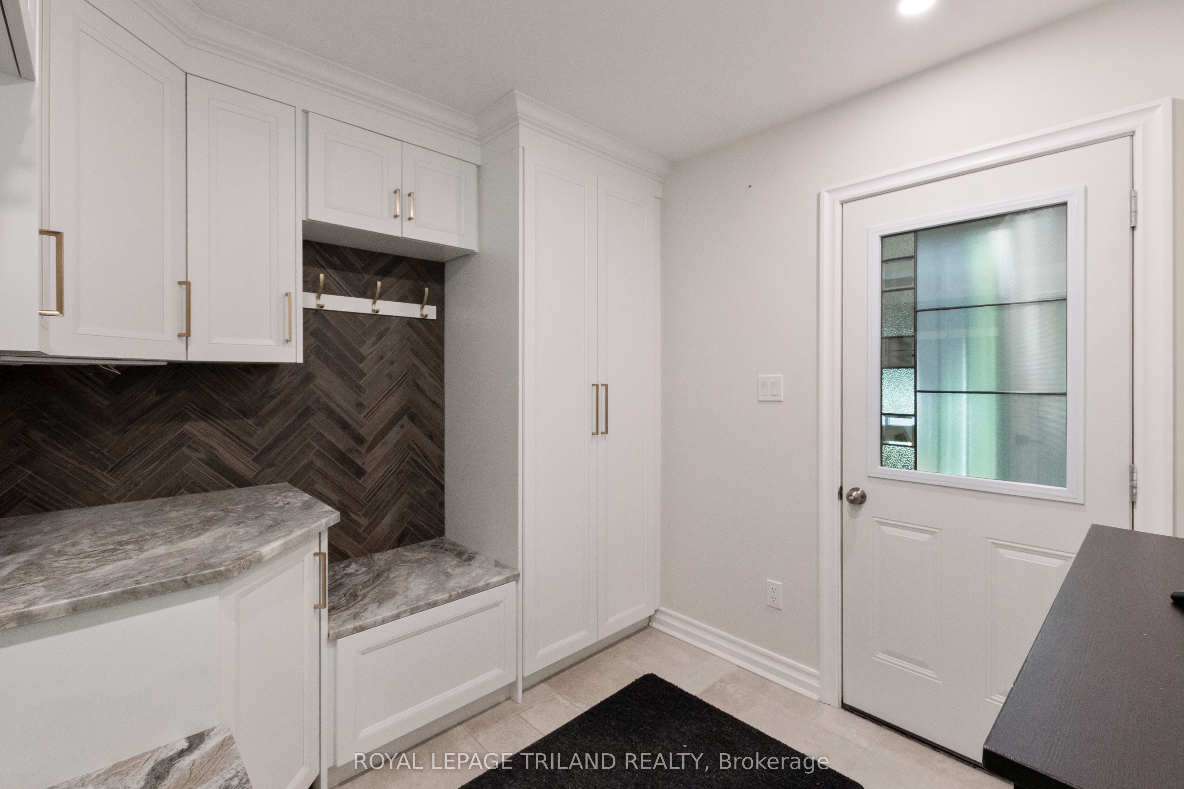 700 Westmount Hills Drive Property Photo 11