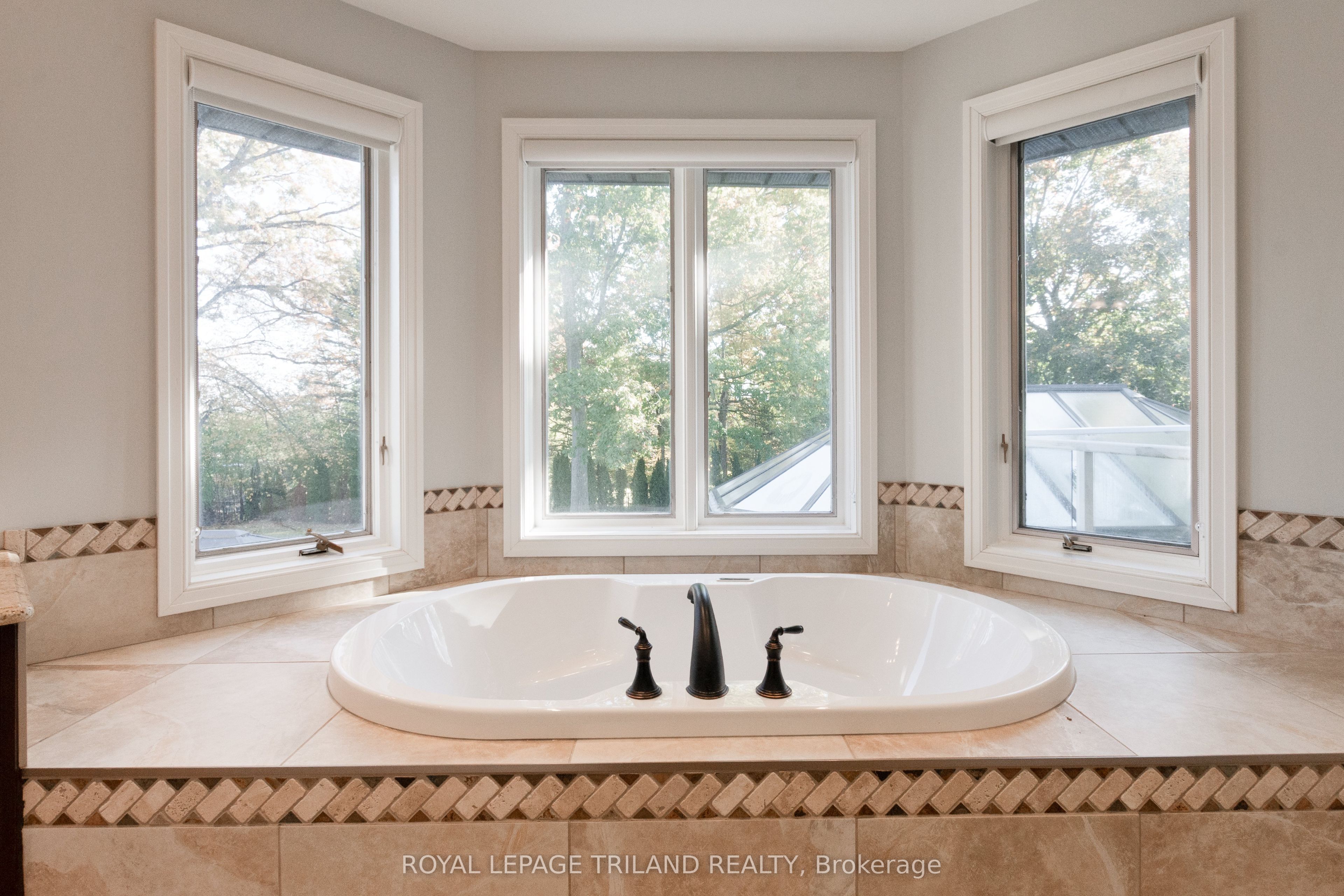 700 Westmount Hills Drive Property Photo 22