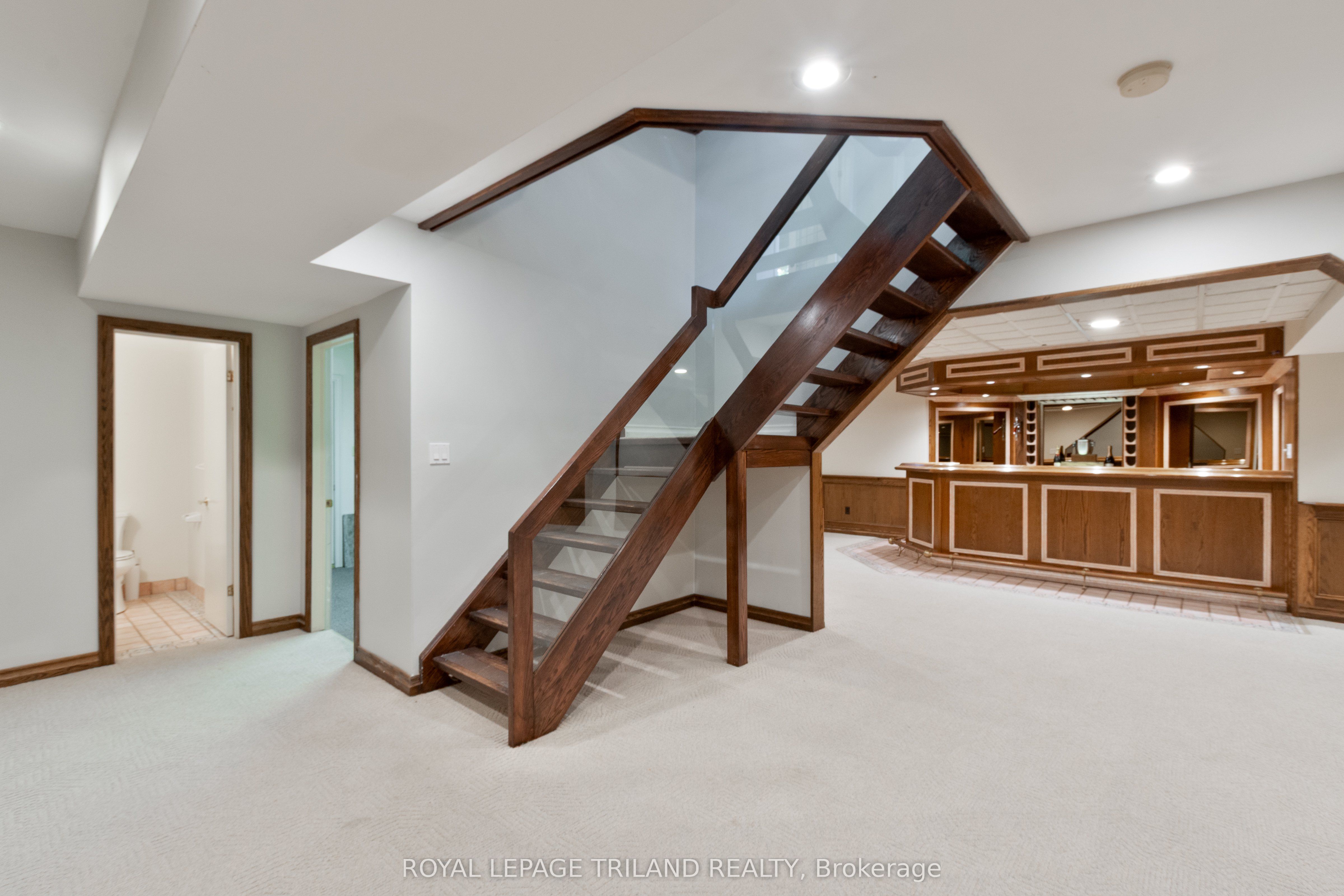 700 Westmount Hills Drive Property Photo 36