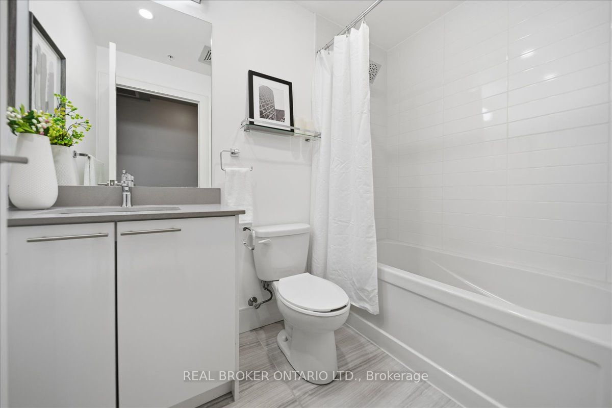 15 Prince Albert Boulevard 404 Property Photo 10