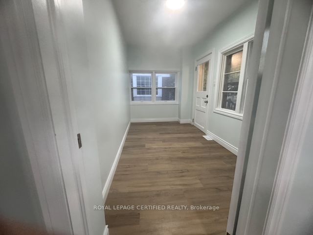 194 Samuels Street Main Floor Property Photo 2