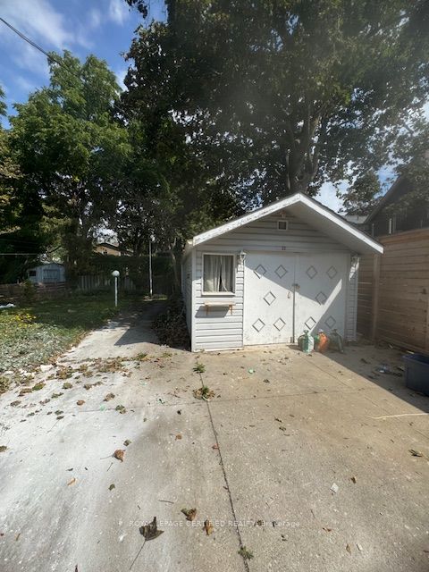194 Samuels Street Main Floor Property Photo 12