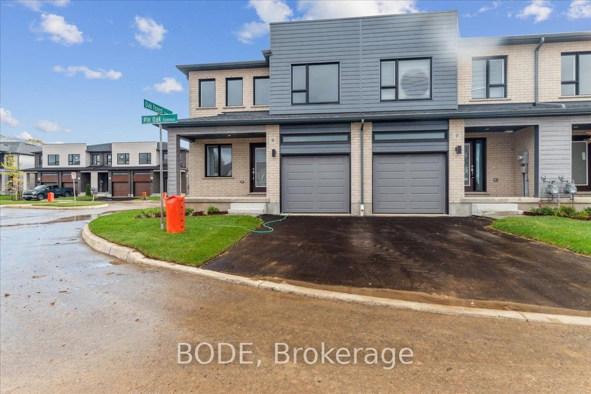 5 Pin Oak Common Property Photo 2