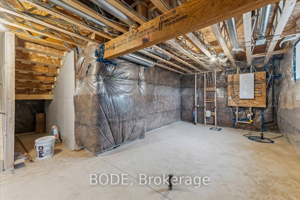 5 Pin Oak Common Property Photo 20