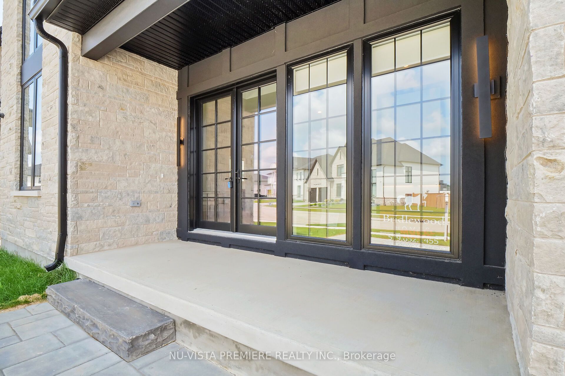7301 Silver Creek Circle Property Photo 3