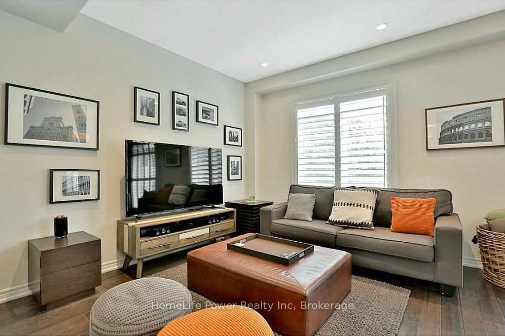 63 Southshore Crescent Property Photo 2