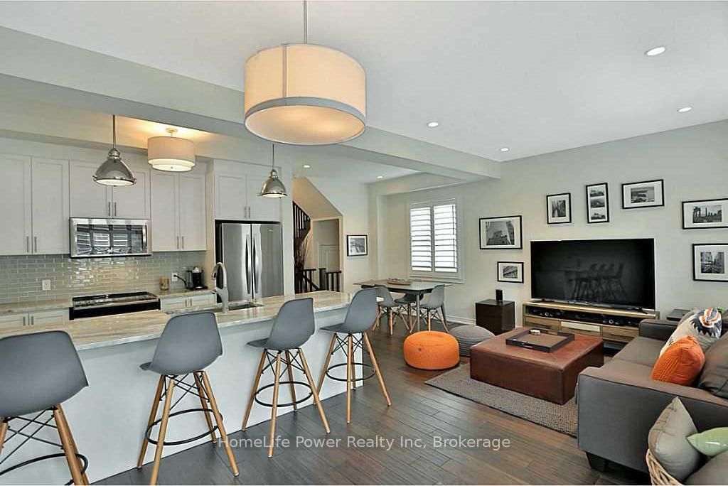 63 Southshore Crescent Property Photo 7