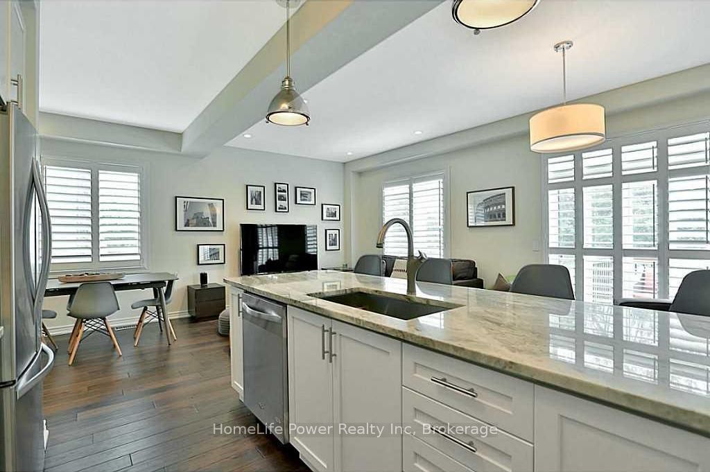 63 Southshore Crescent Property Photo 11