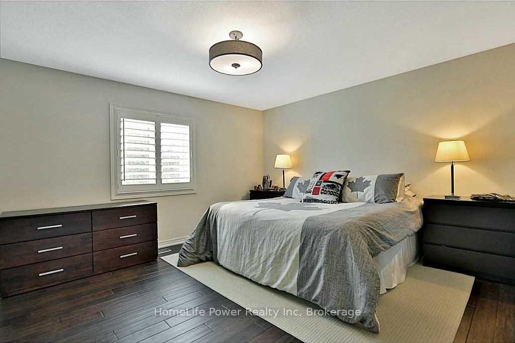 63 Southshore Crescent Property Photo 12