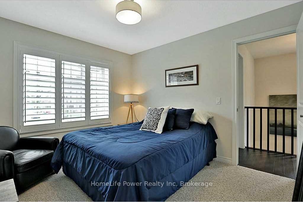 63 Southshore Crescent Property Photo 15