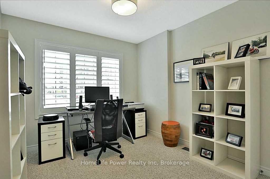 63 Southshore Crescent Property Photo 16