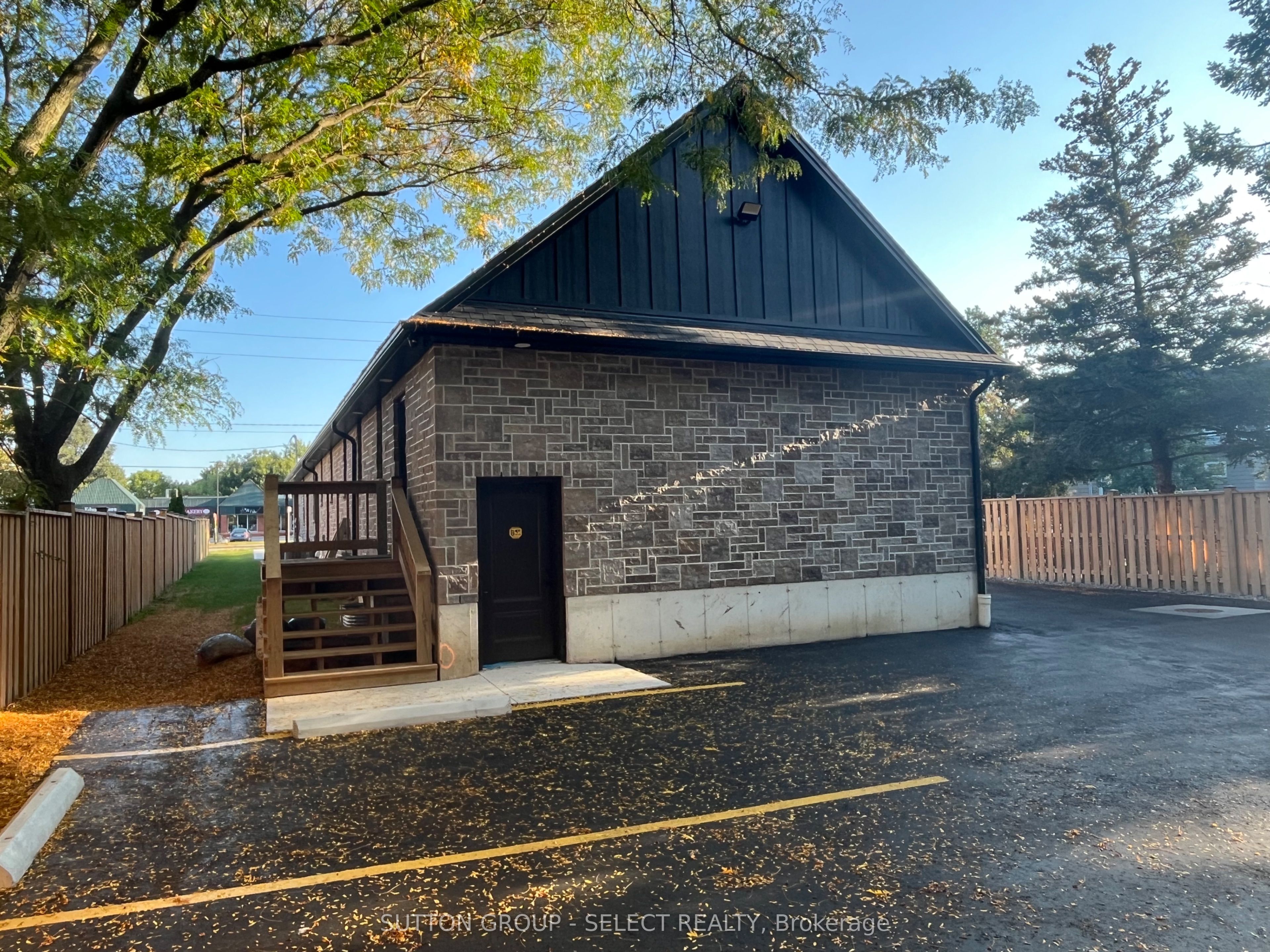 2389 Main St Property Photo 1