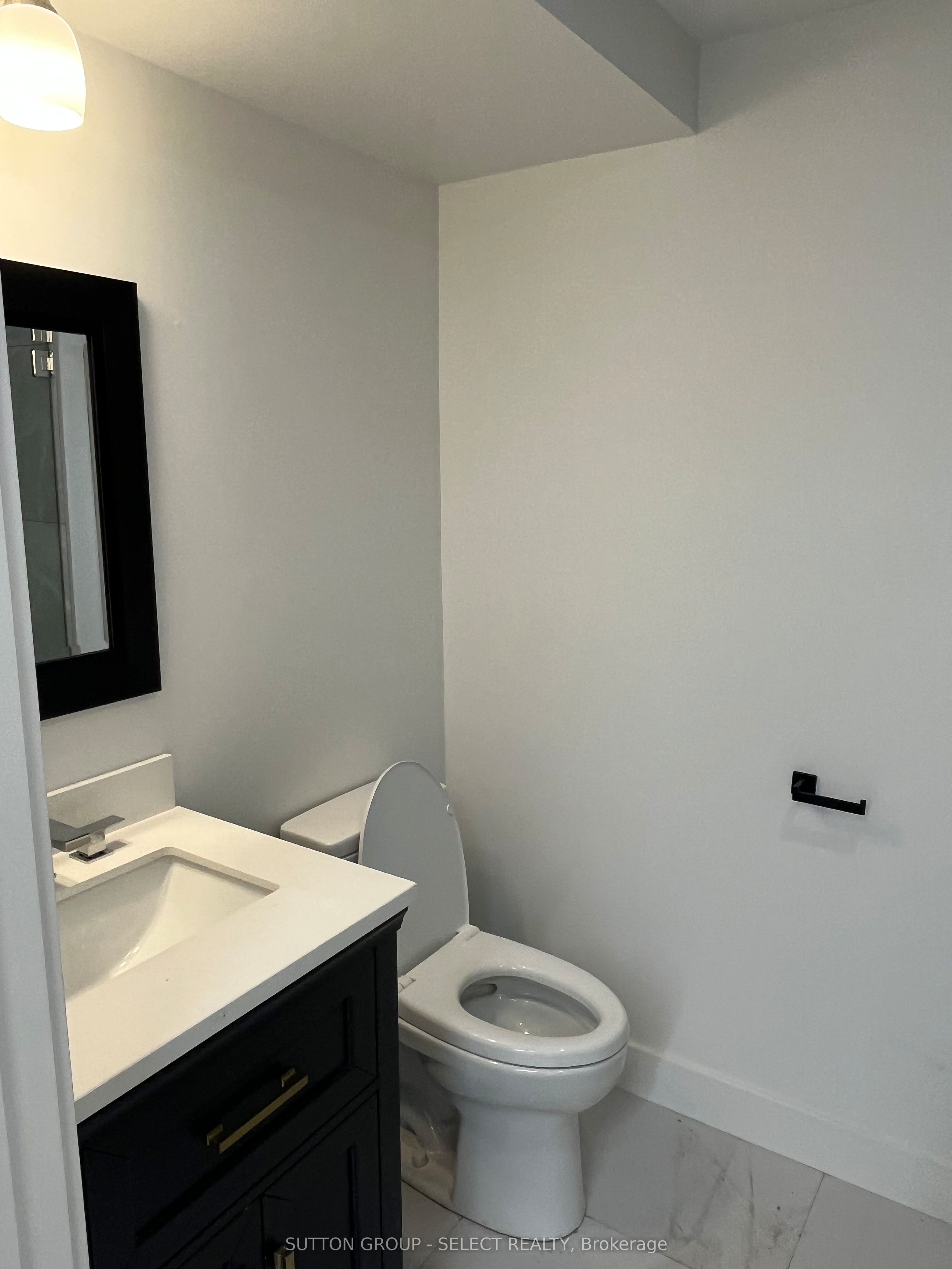 2389 Main St Property Photo 6