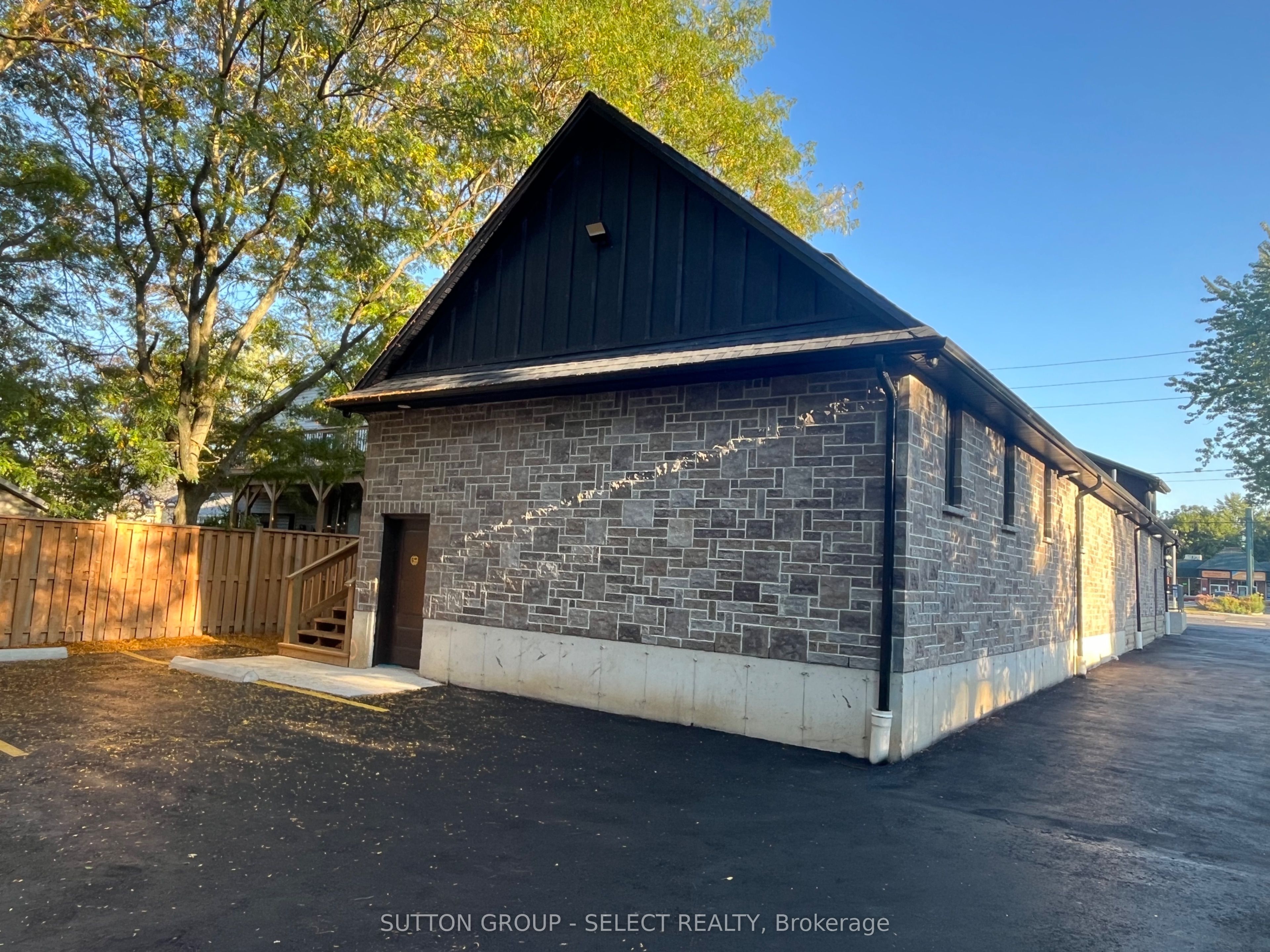 2389 Main St Property Photo 8