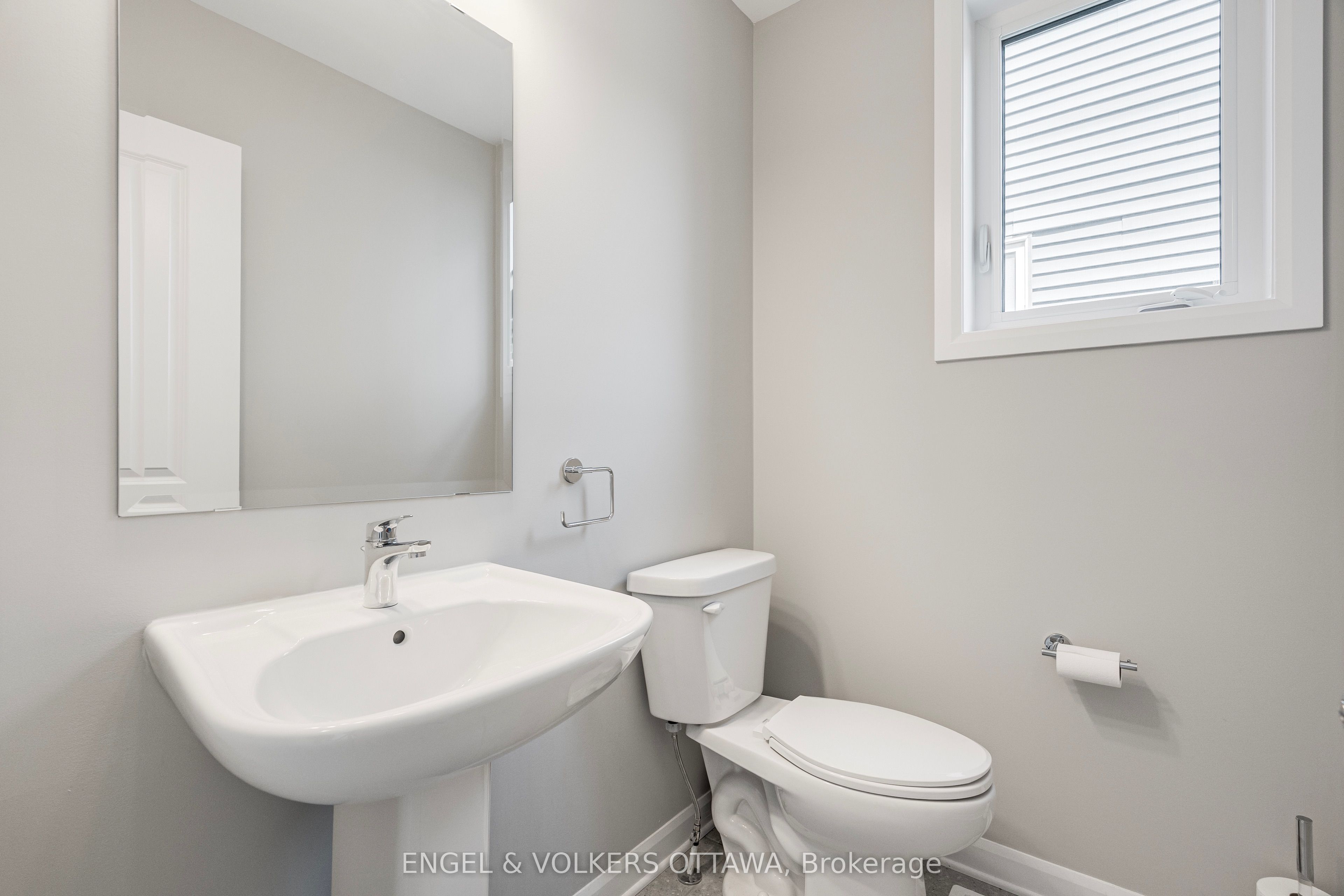 220 Geyser Place Property Photo 6