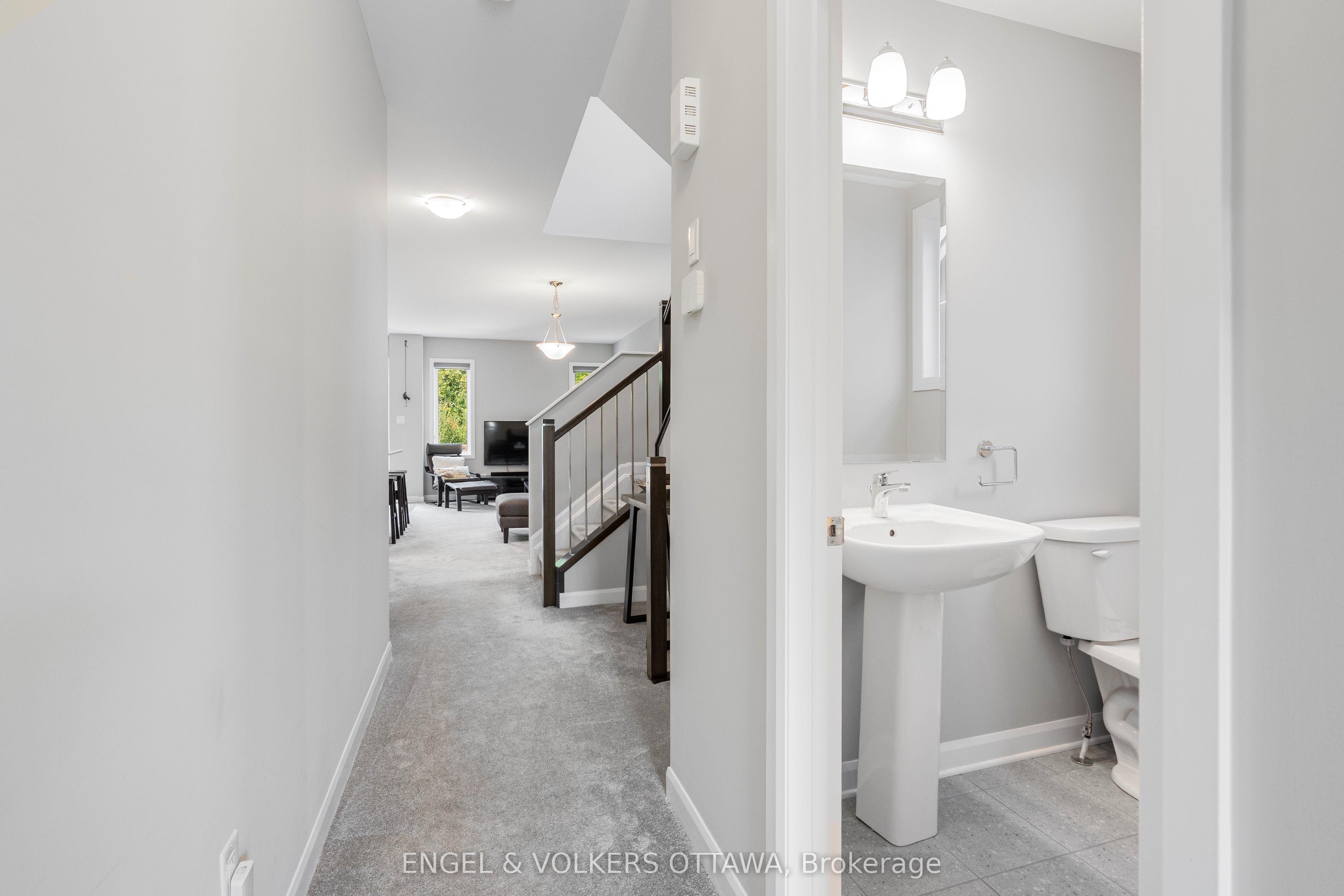 220 Geyser Place Property Photo 7