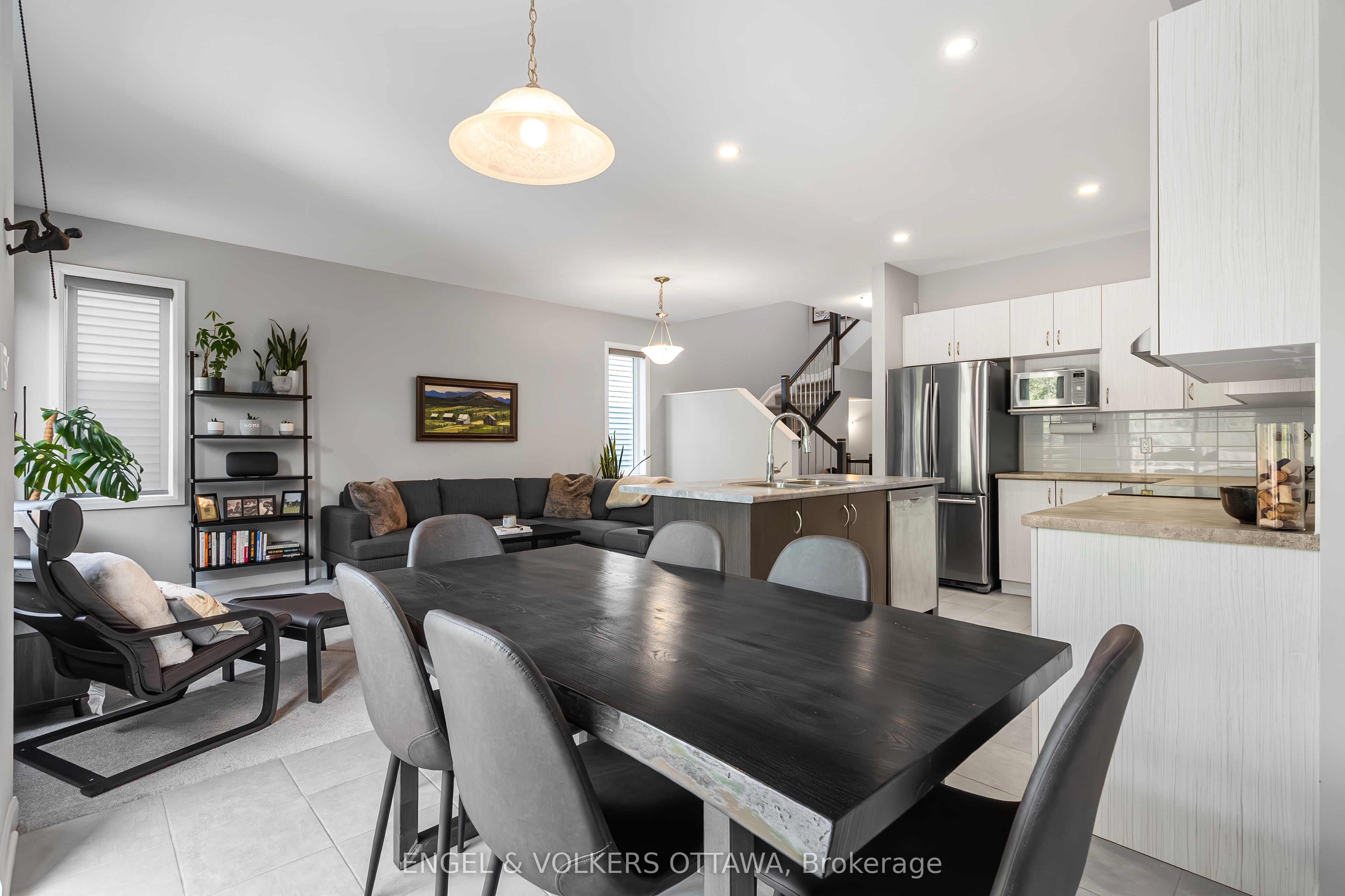 220 Geyser Place Property Photo 15