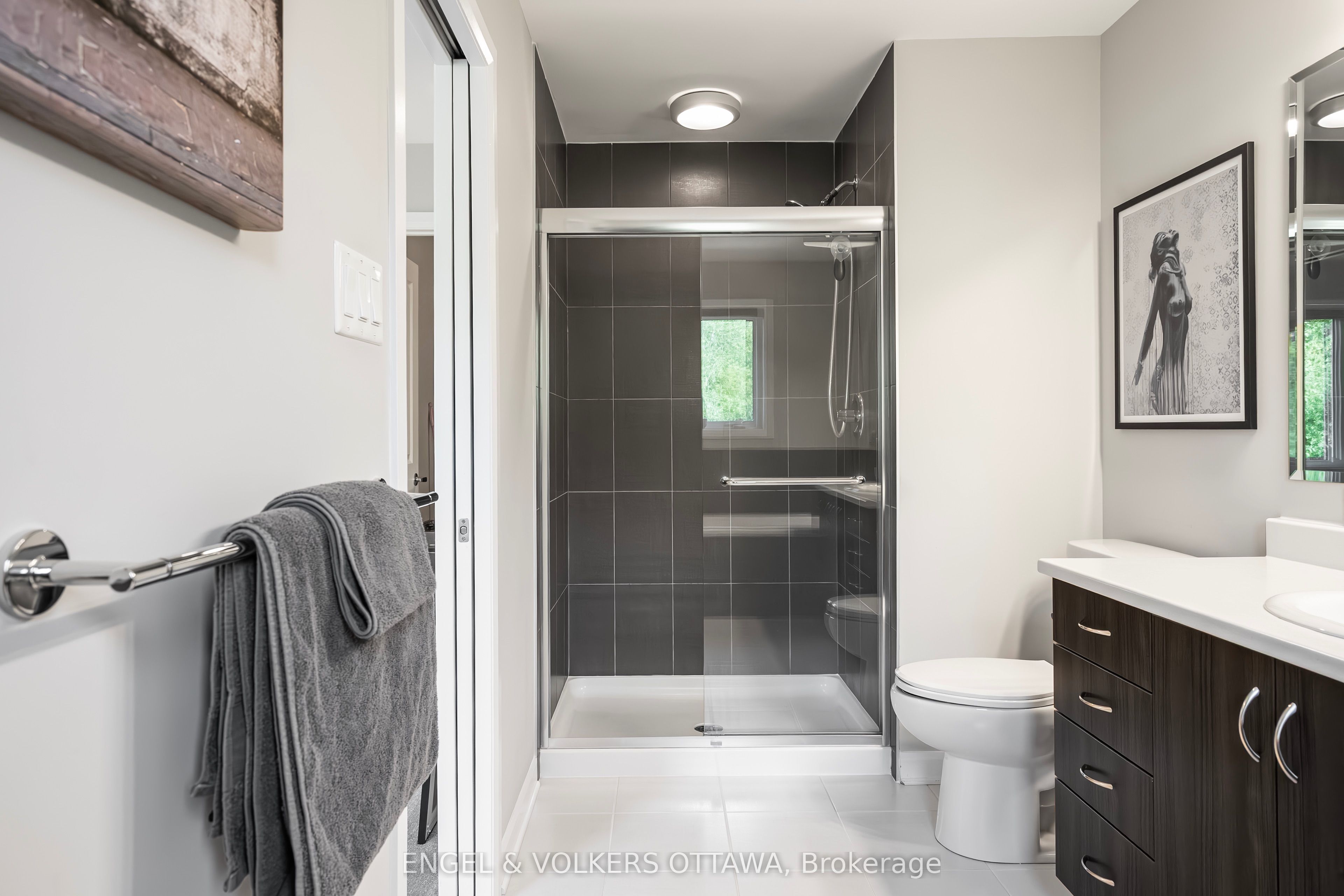 220 Geyser Place Property Photo 26