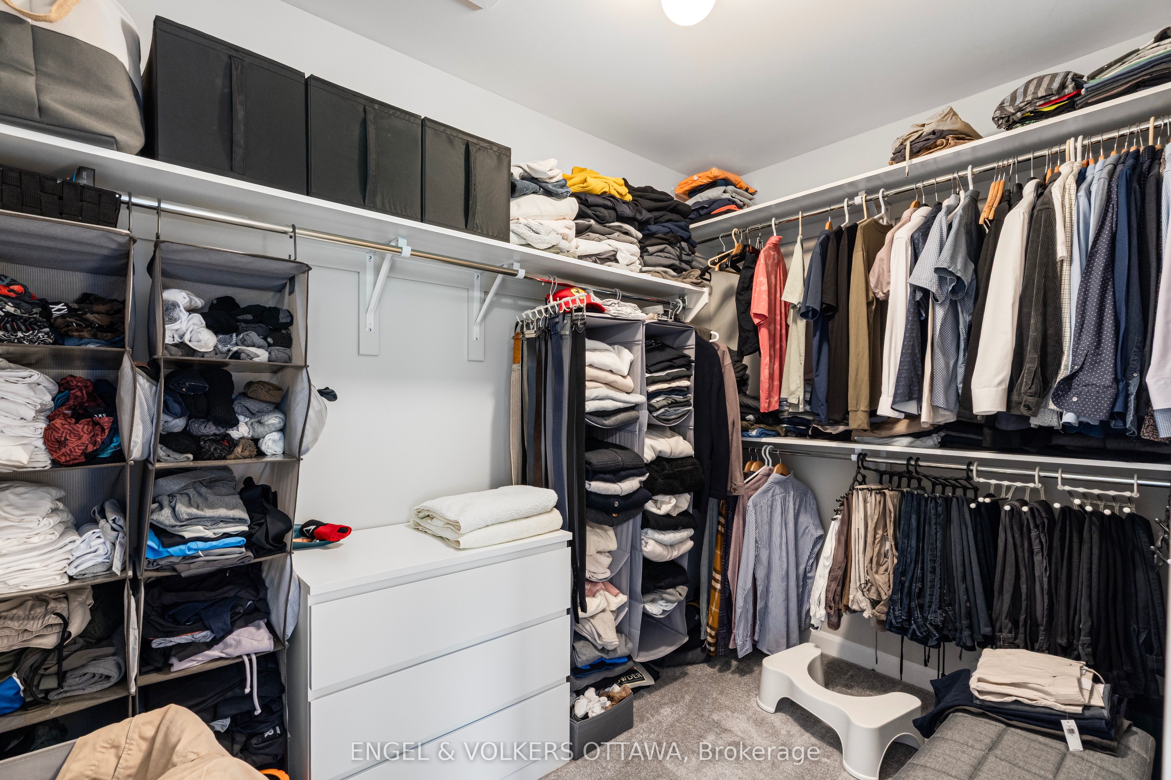 220 Geyser Place Property Photo 29