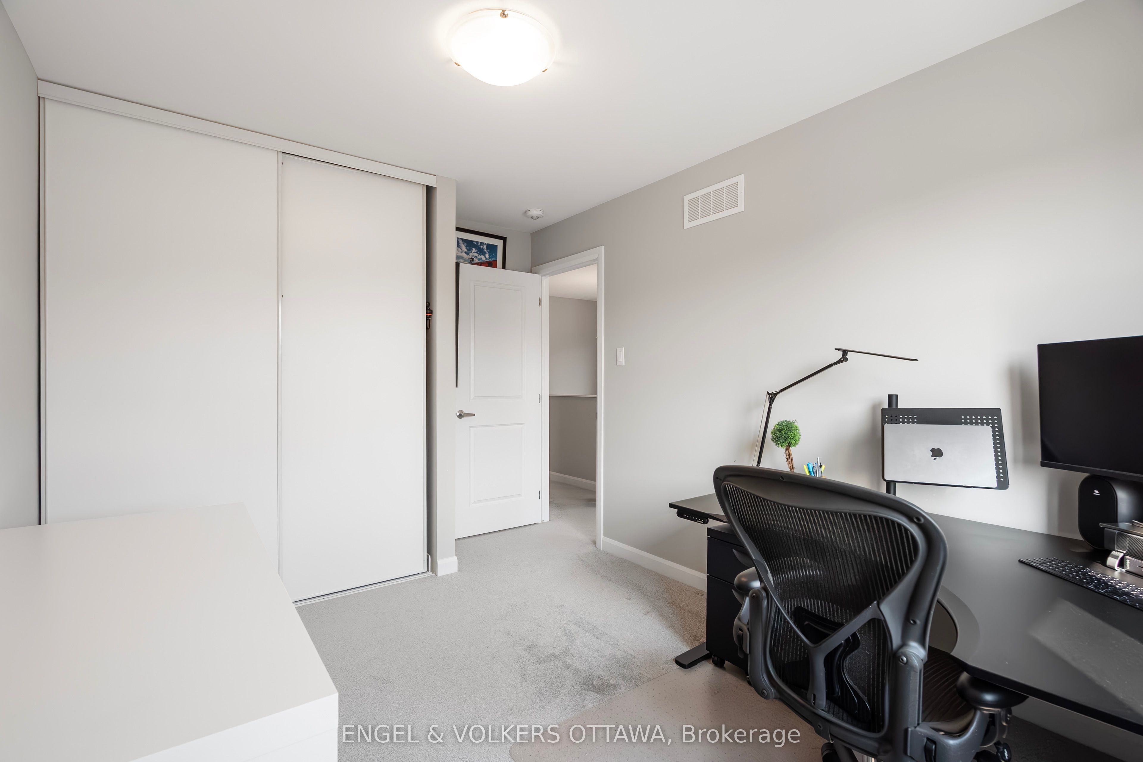 220 Geyser Place Property Photo 34