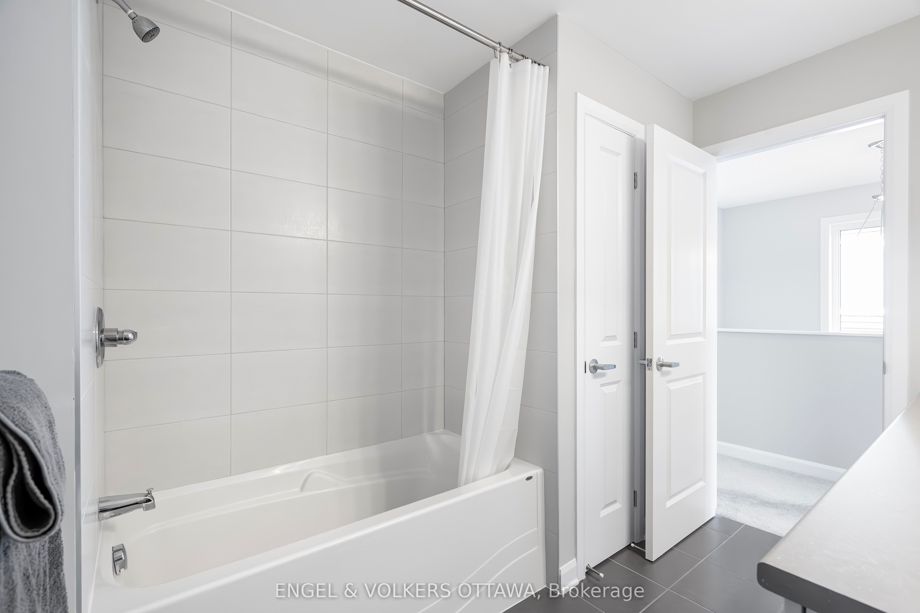 220 Geyser Place Property Photo 36