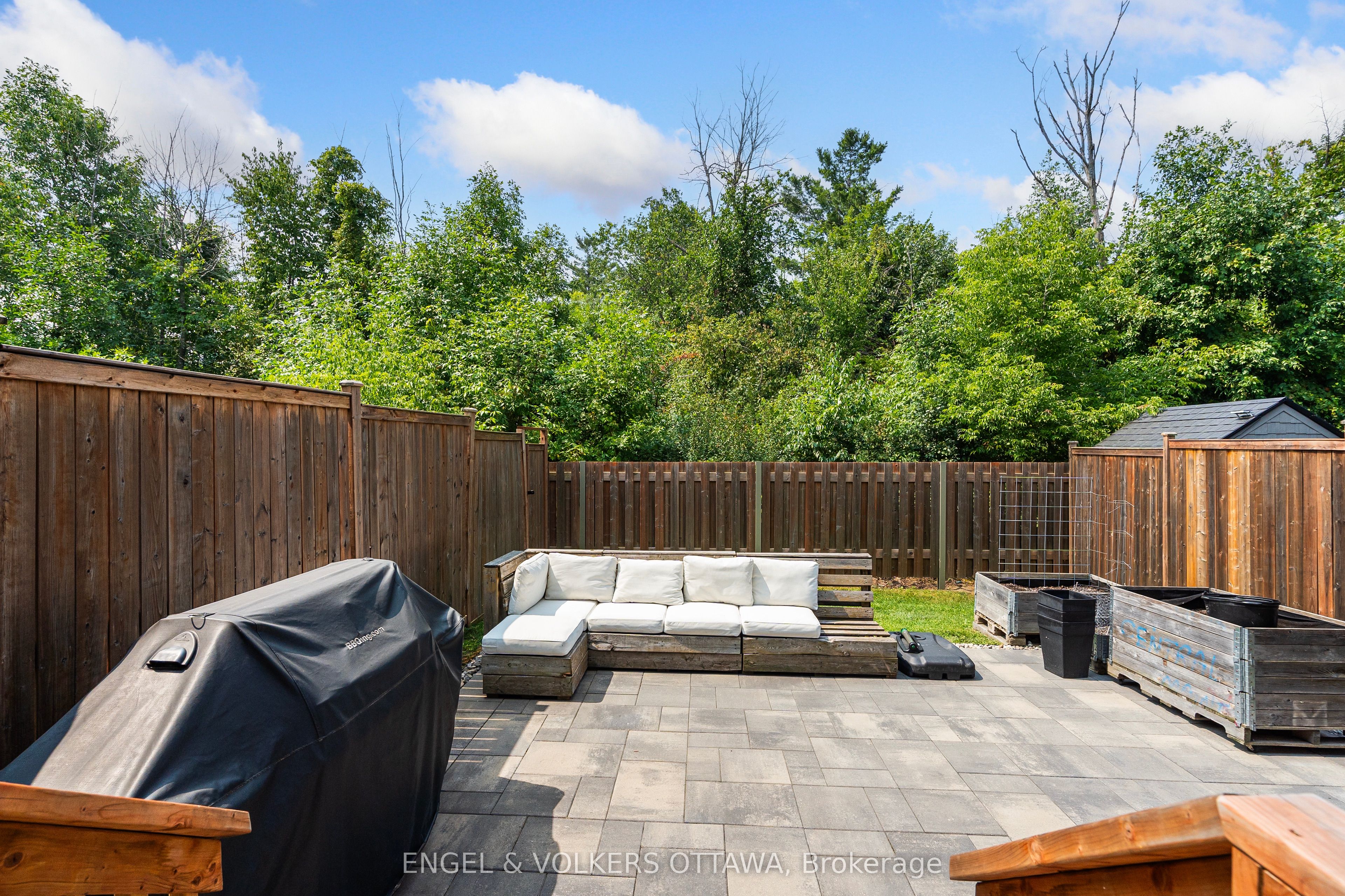 220 Geyser Place Property Photo 42