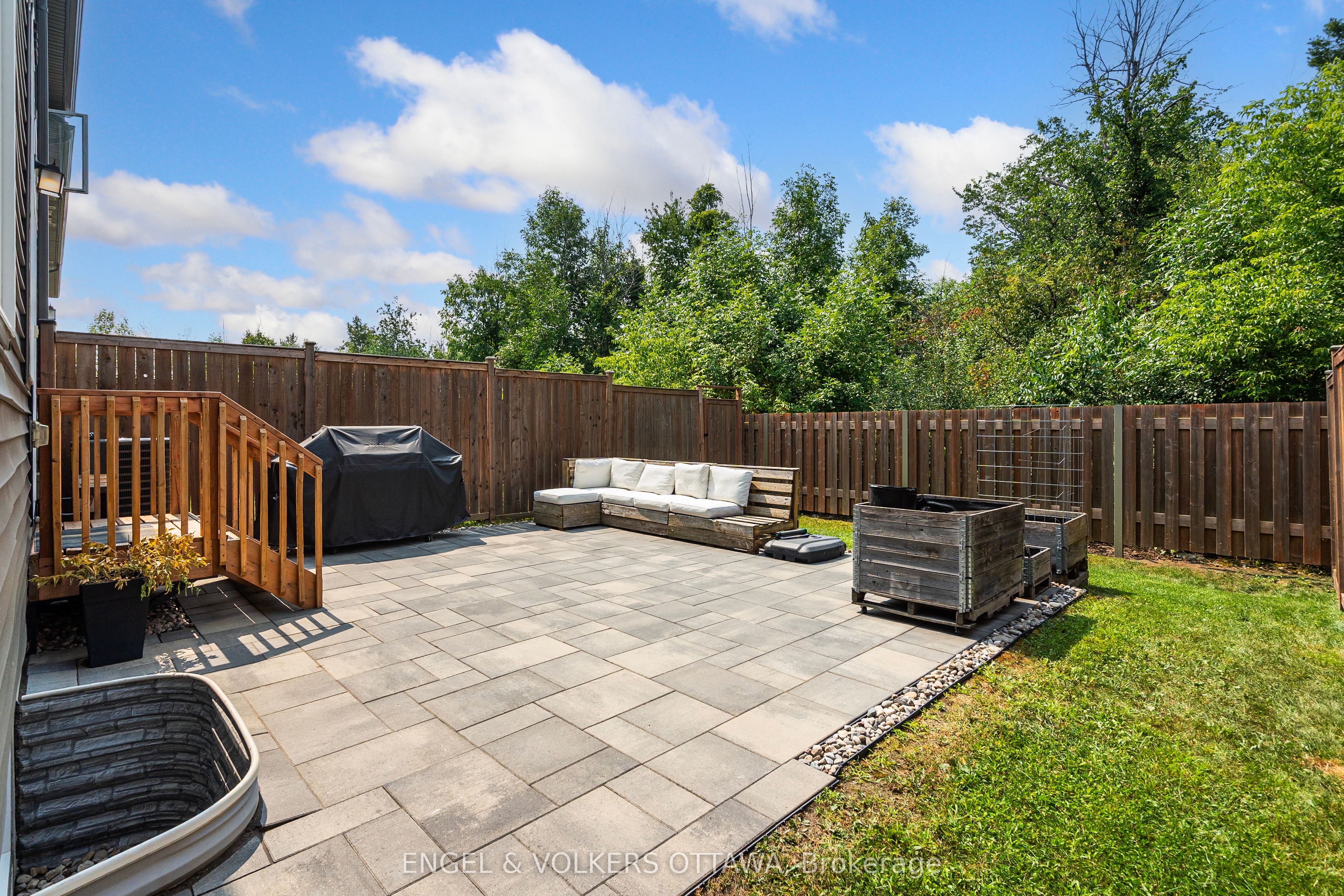 220 Geyser Place Property Photo 43