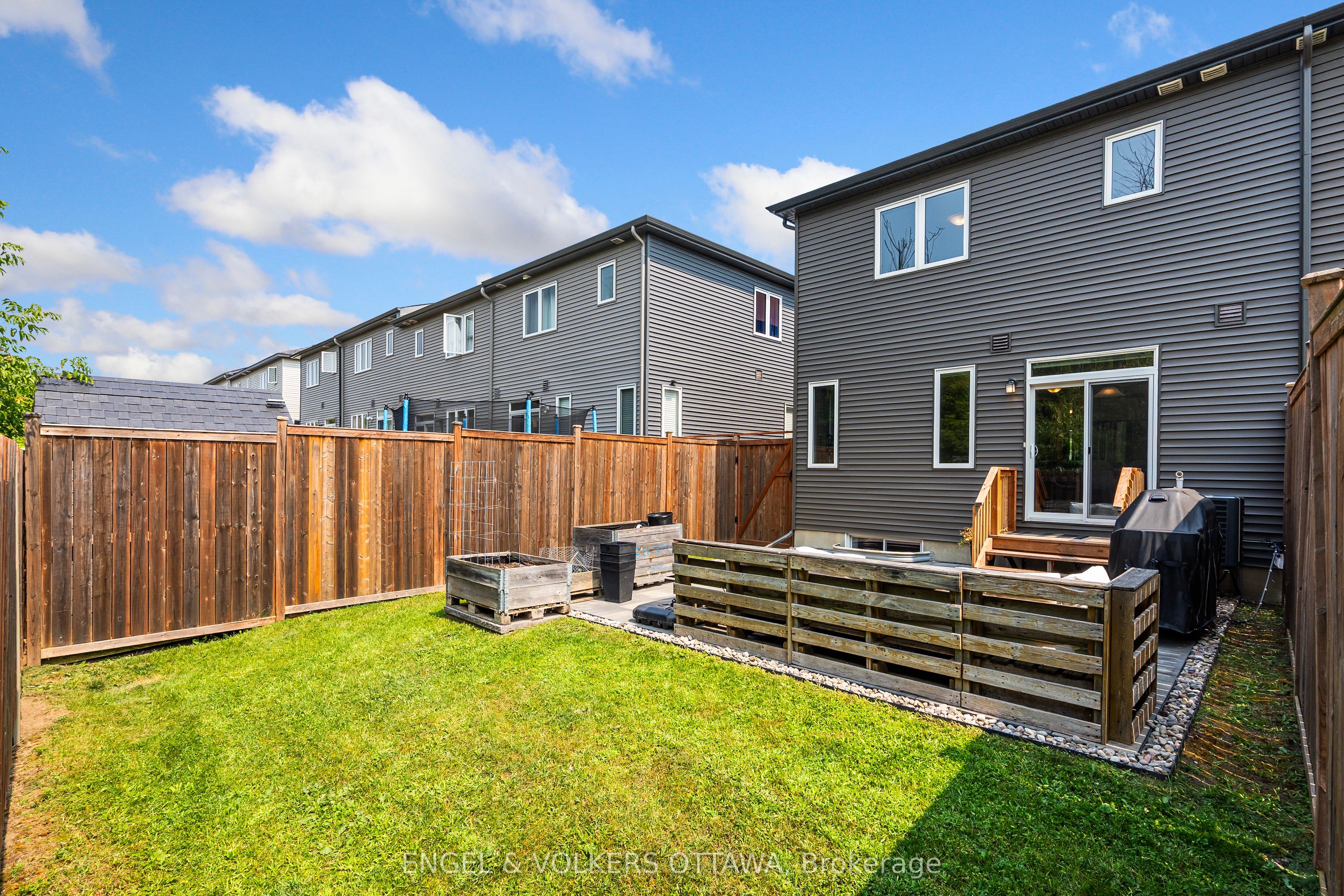 220 Geyser Place Property Photo 45