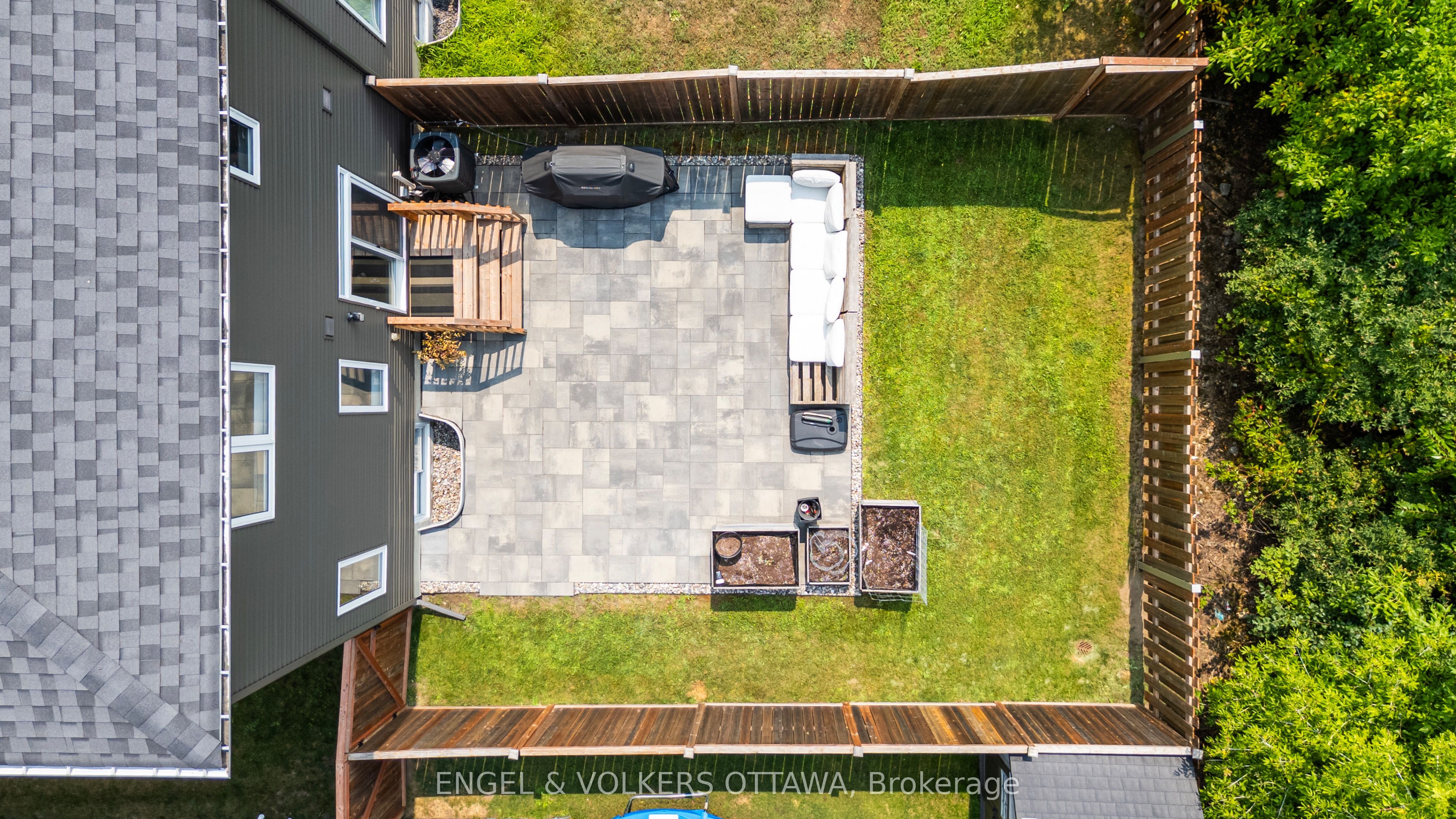 220 Geyser Place Property Photo 47