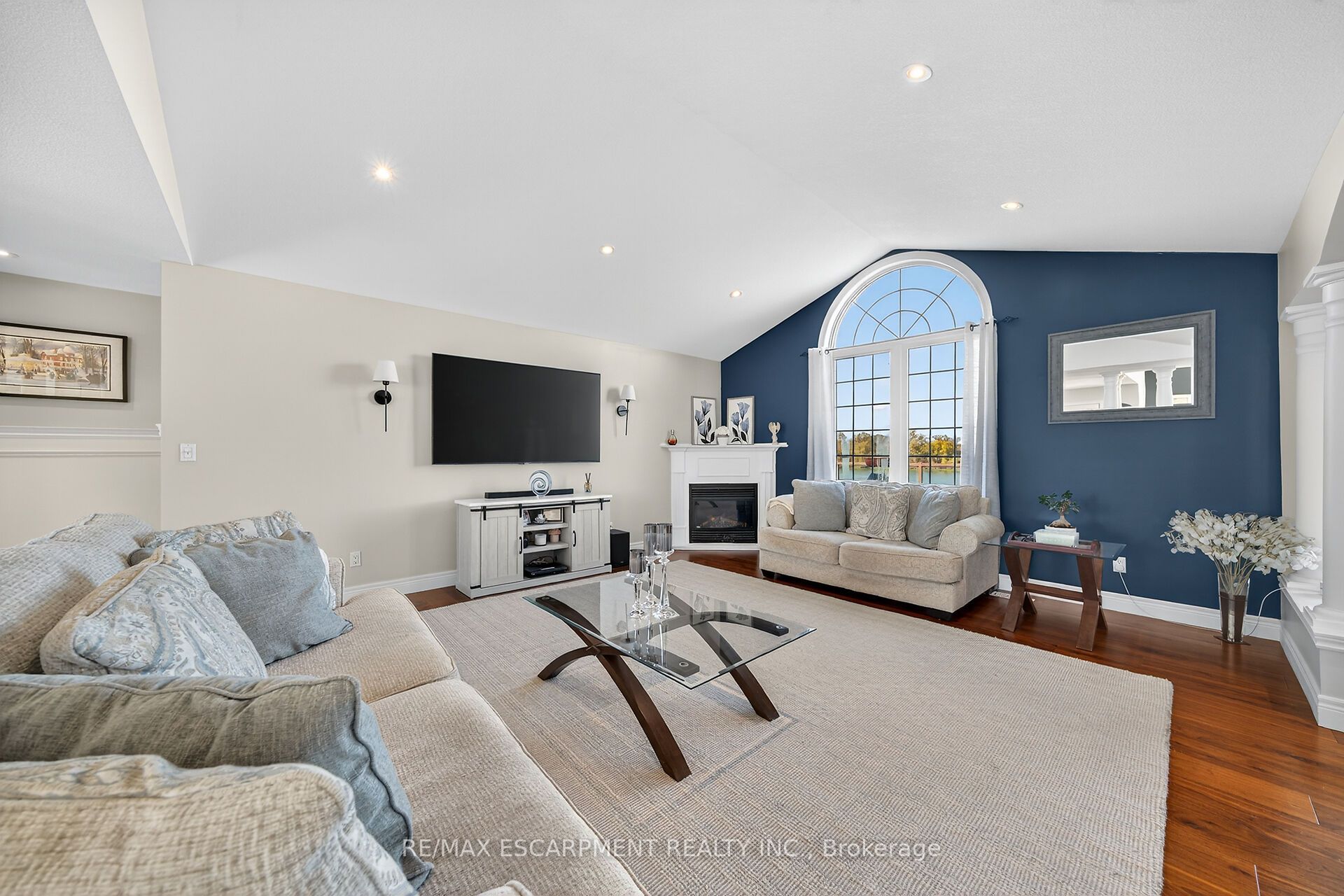 1140 River Road Property Photo 12