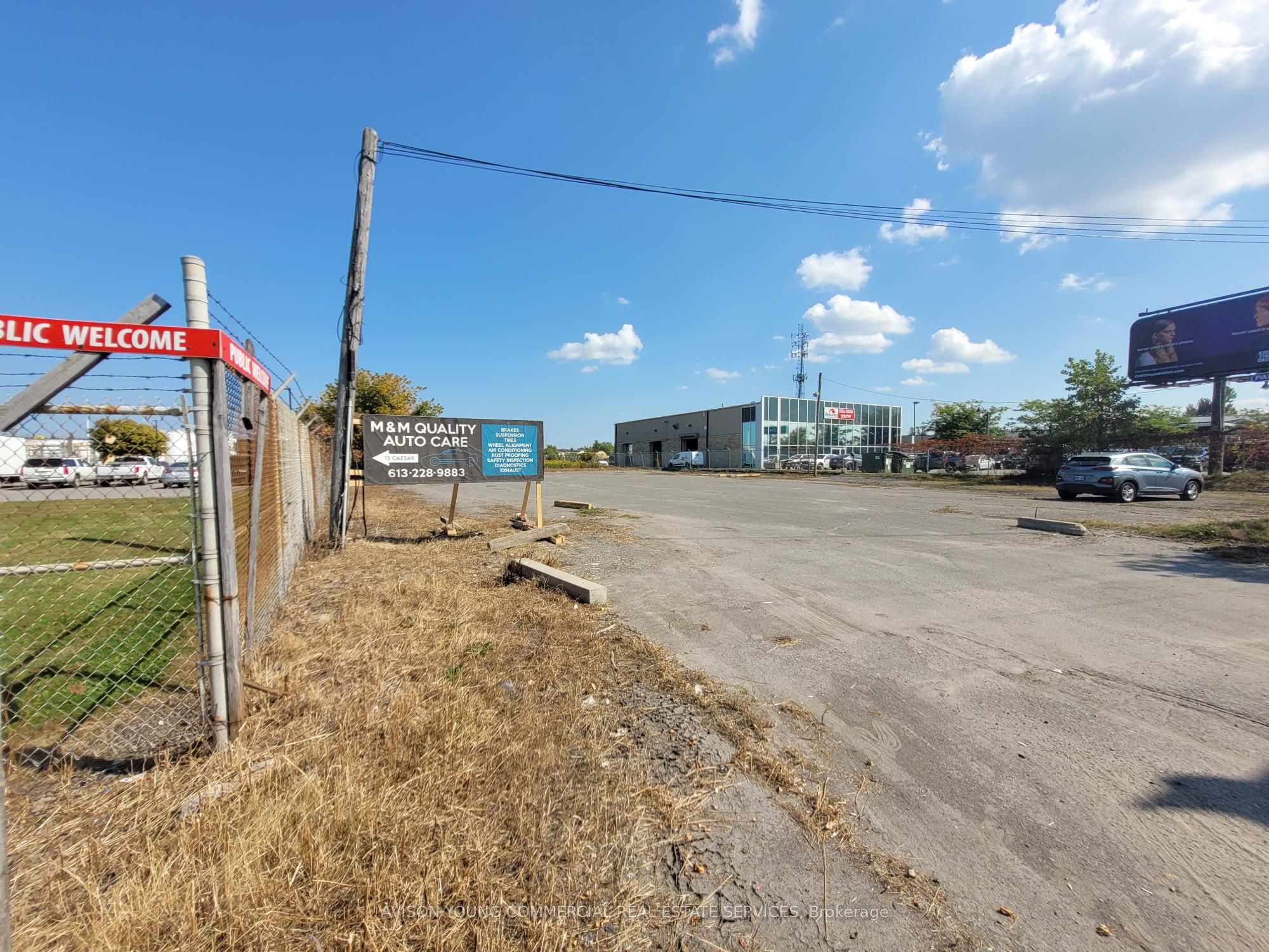 1989 Merivale Road Property Photo 4