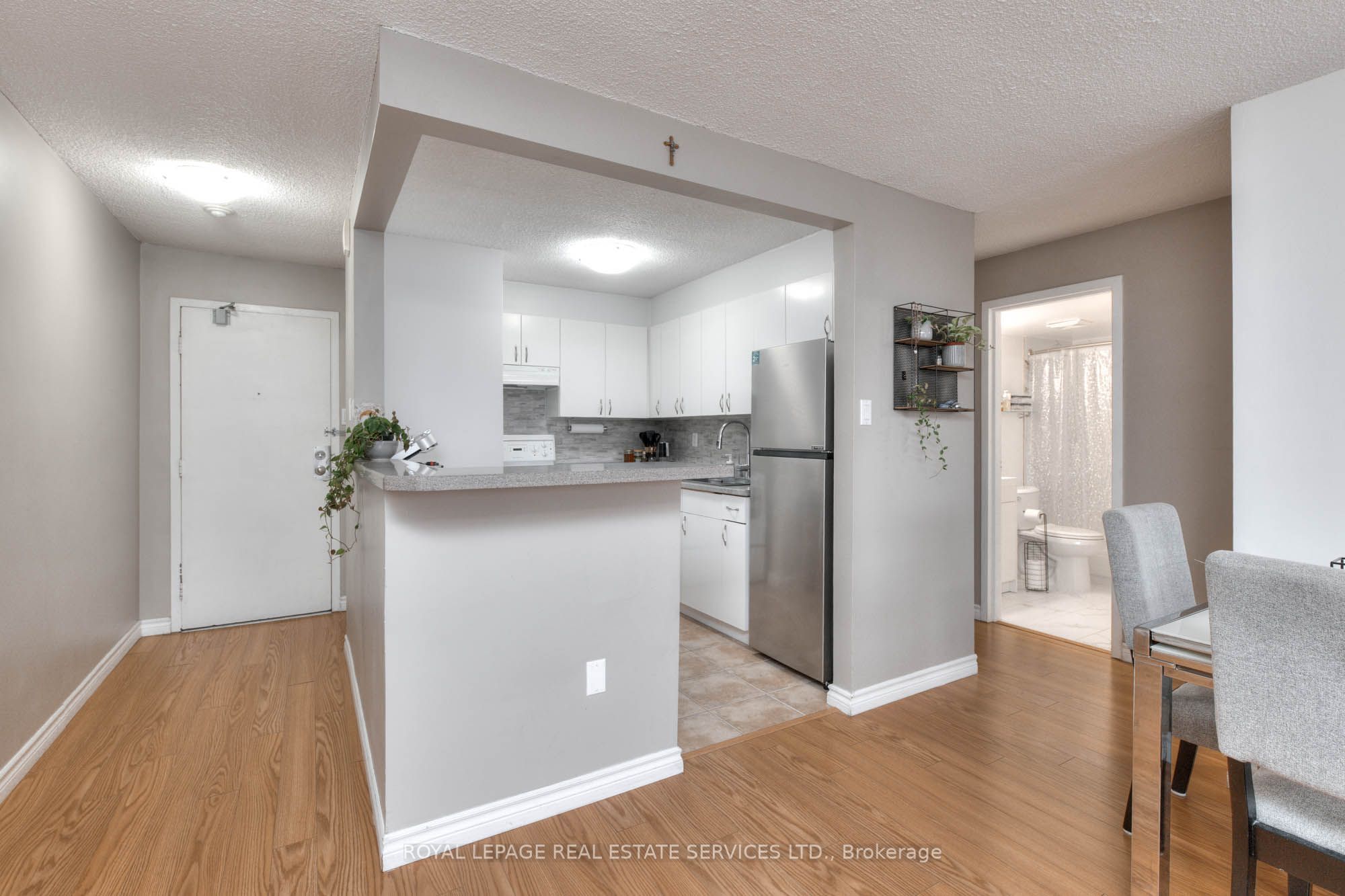 64 Benton Street 301 Property Photo 4